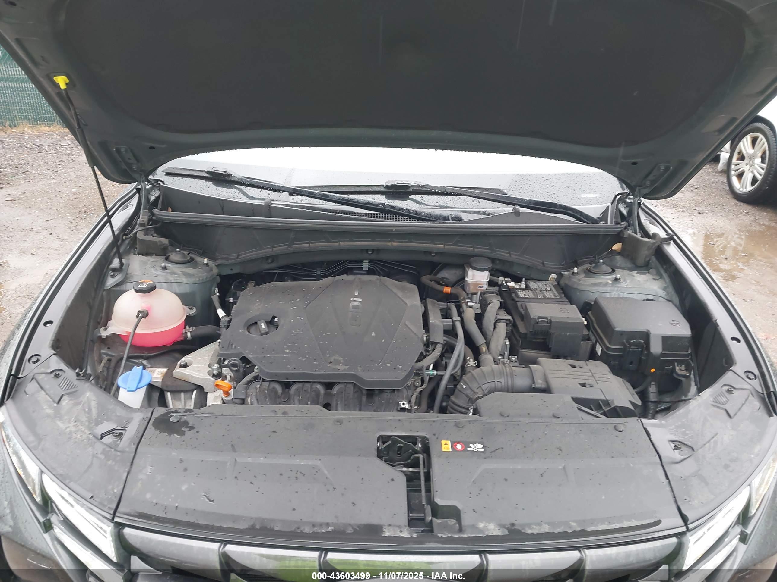 HYUNDAI TUCSON image 10