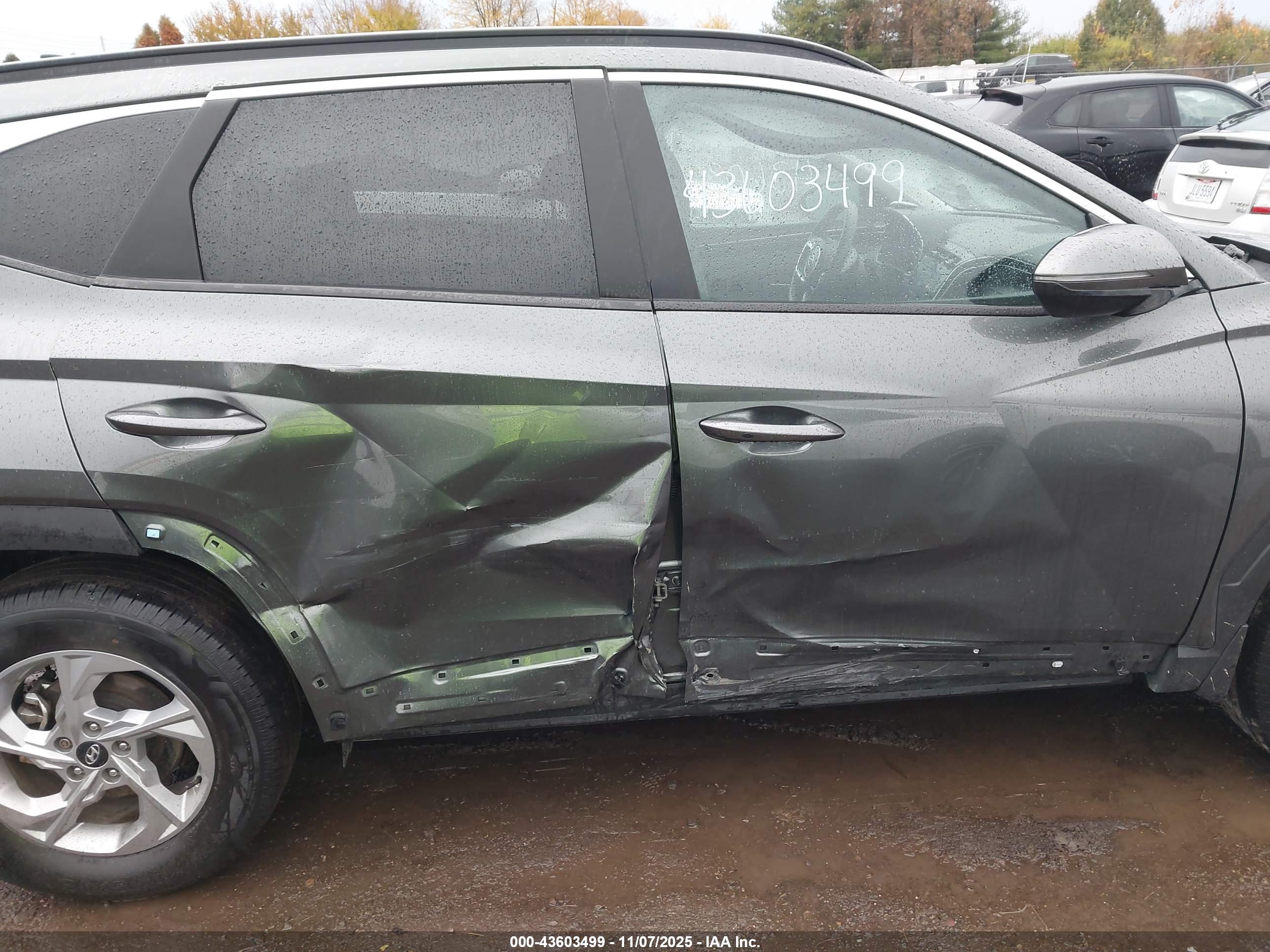 HYUNDAI TUCSON image 6