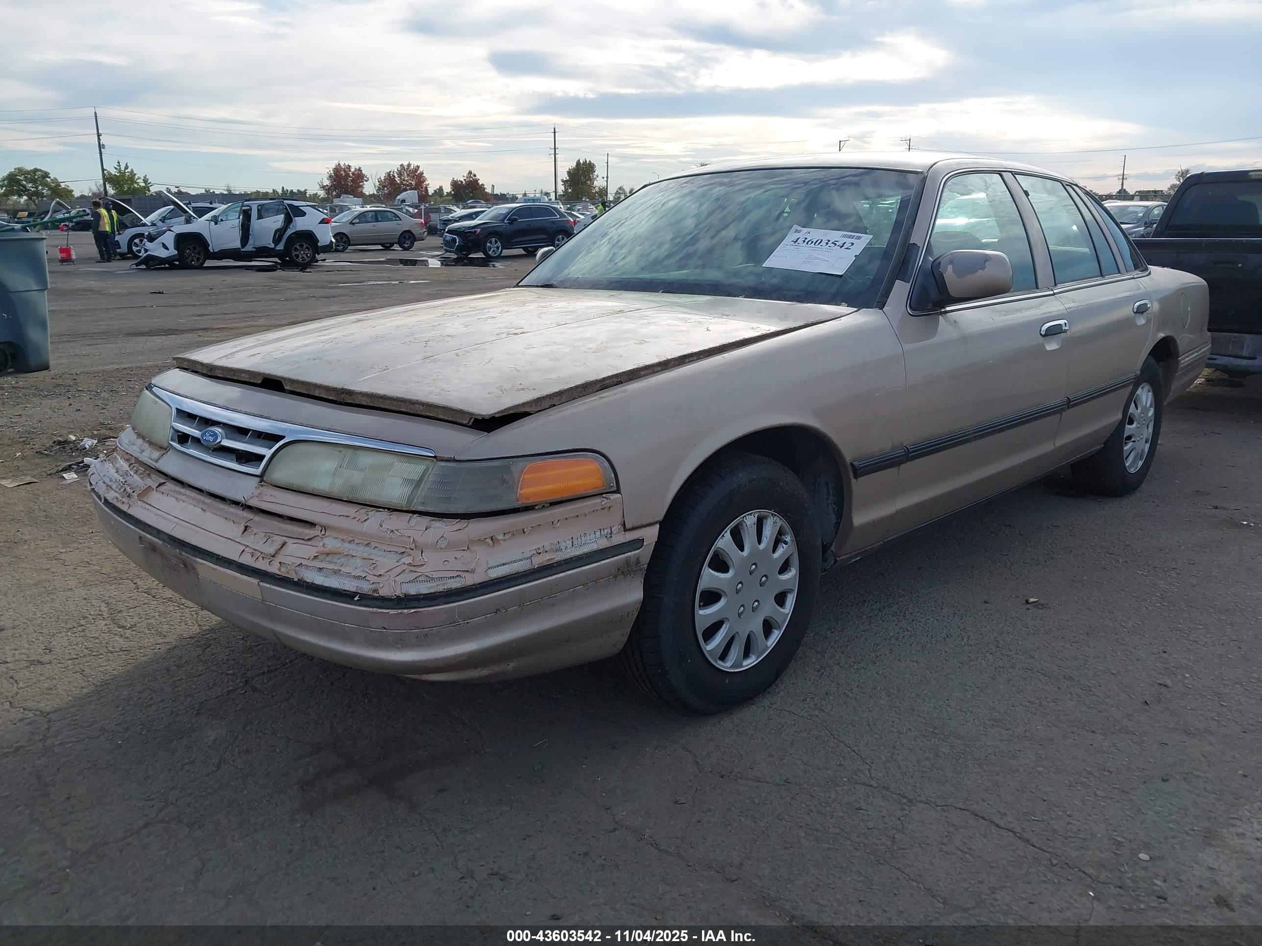 FORD CROWN image 2
