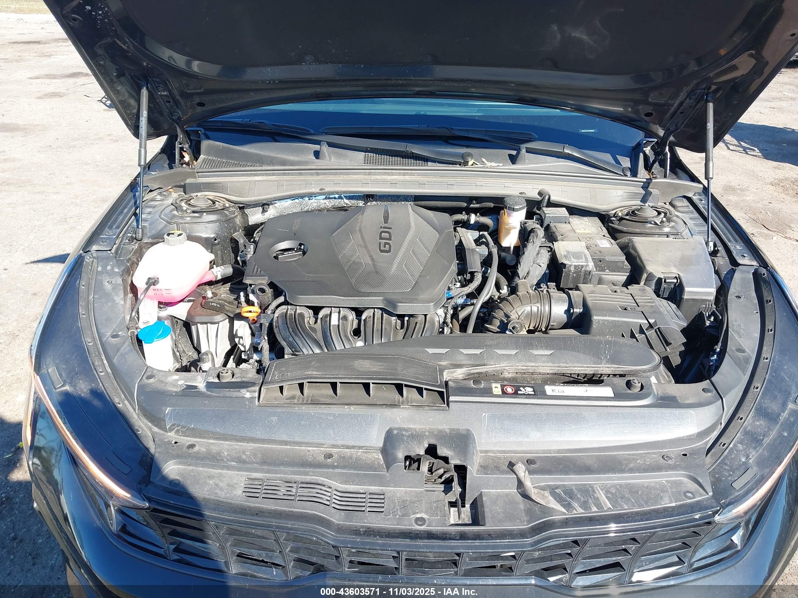 KIA K5 image 10