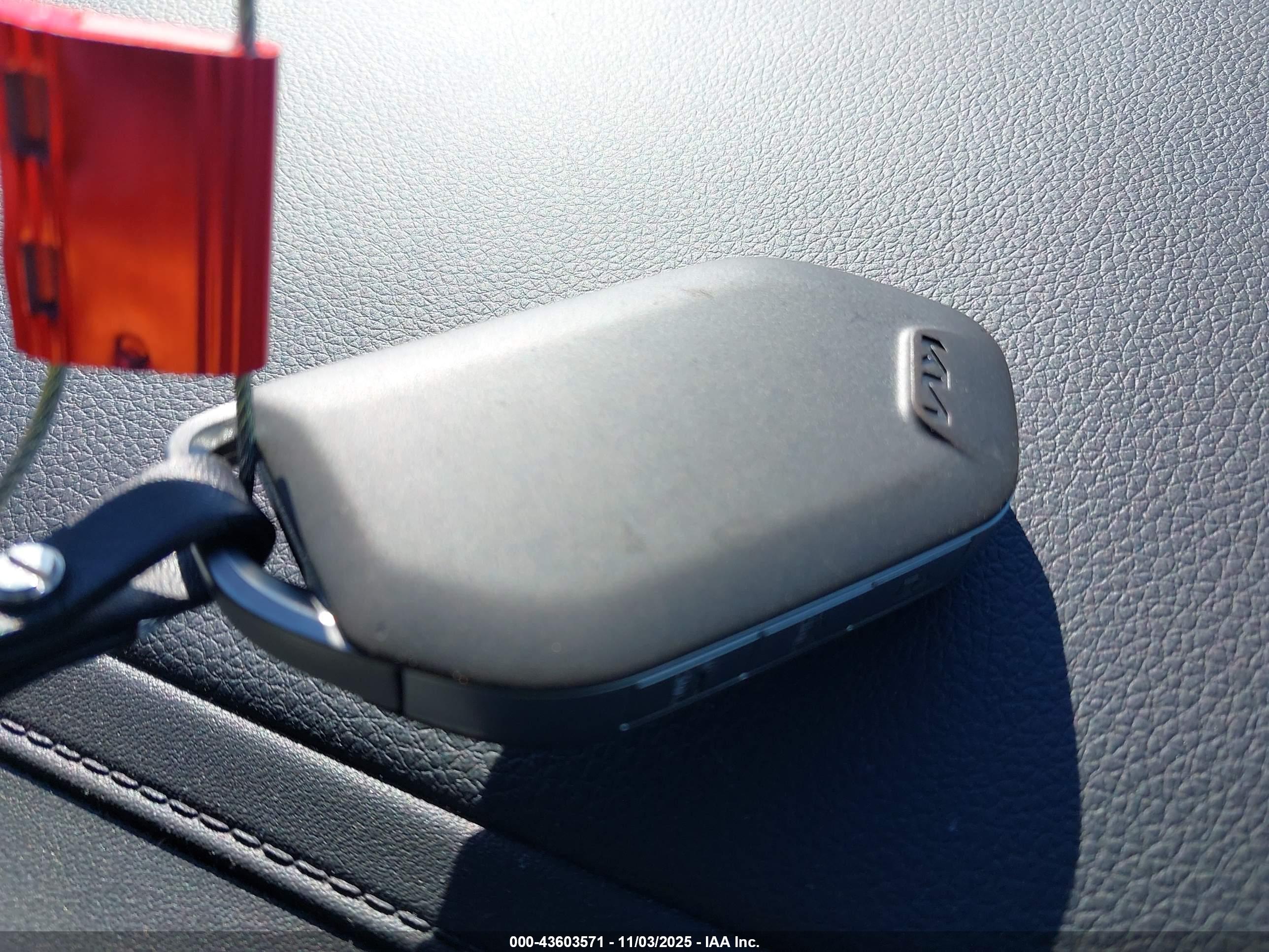 KIA K5 image 11