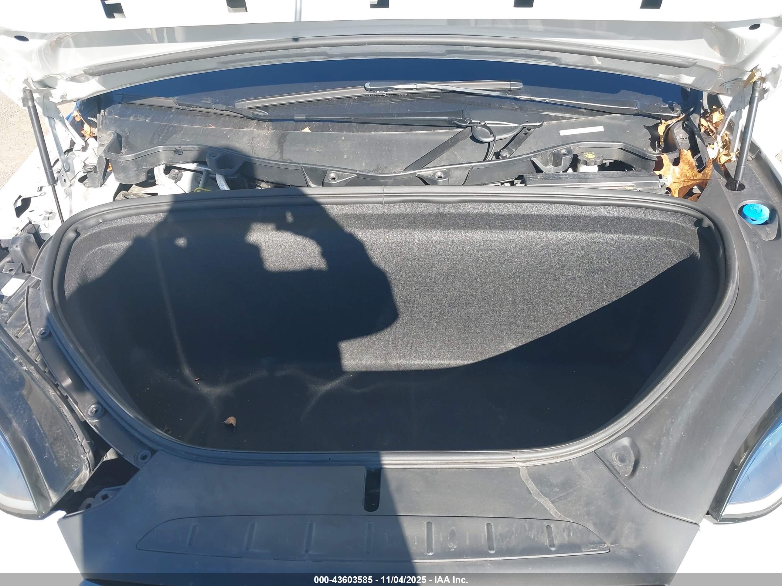 TESLA MODEL image 10