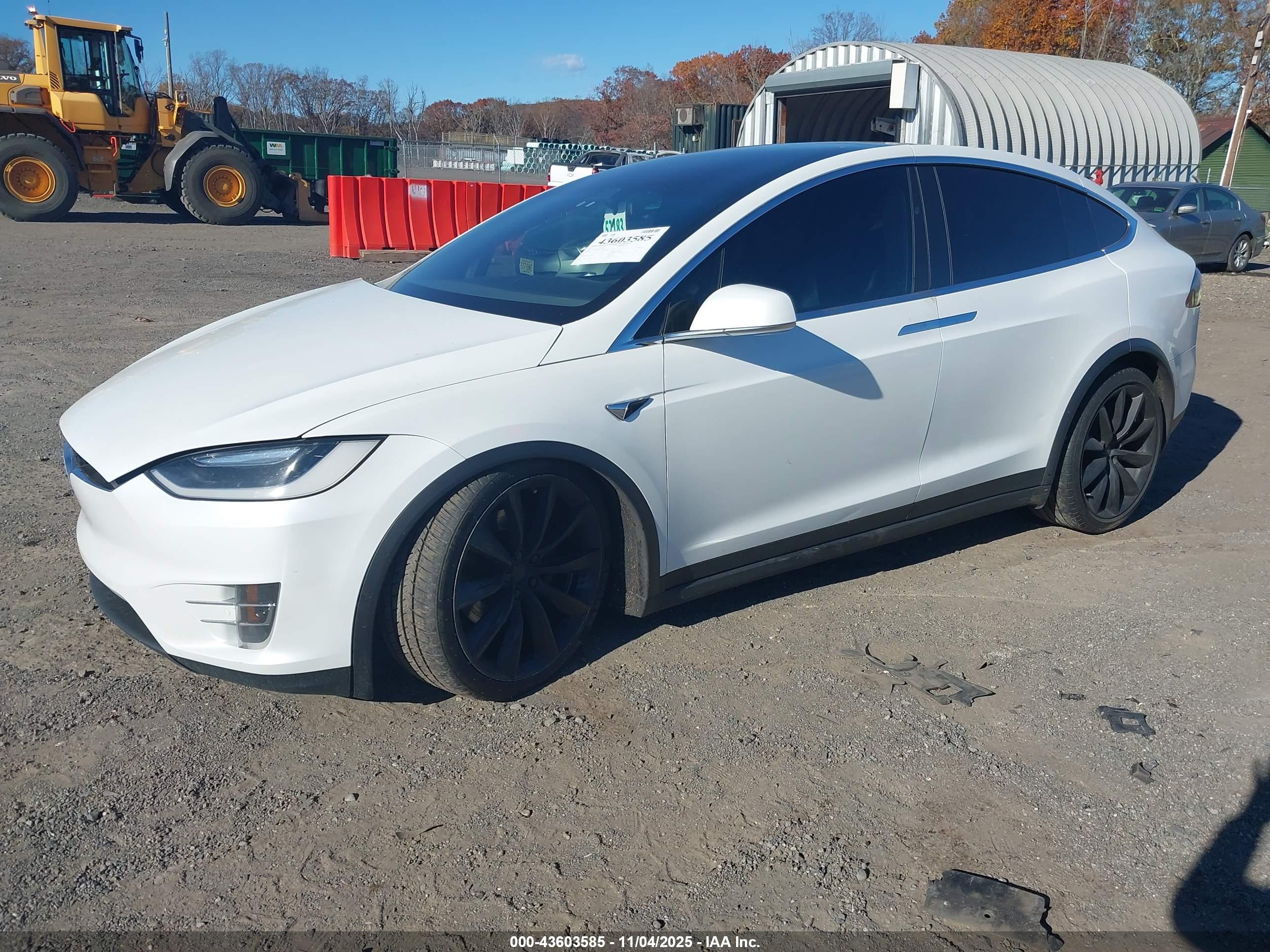 TESLA MODEL image 2