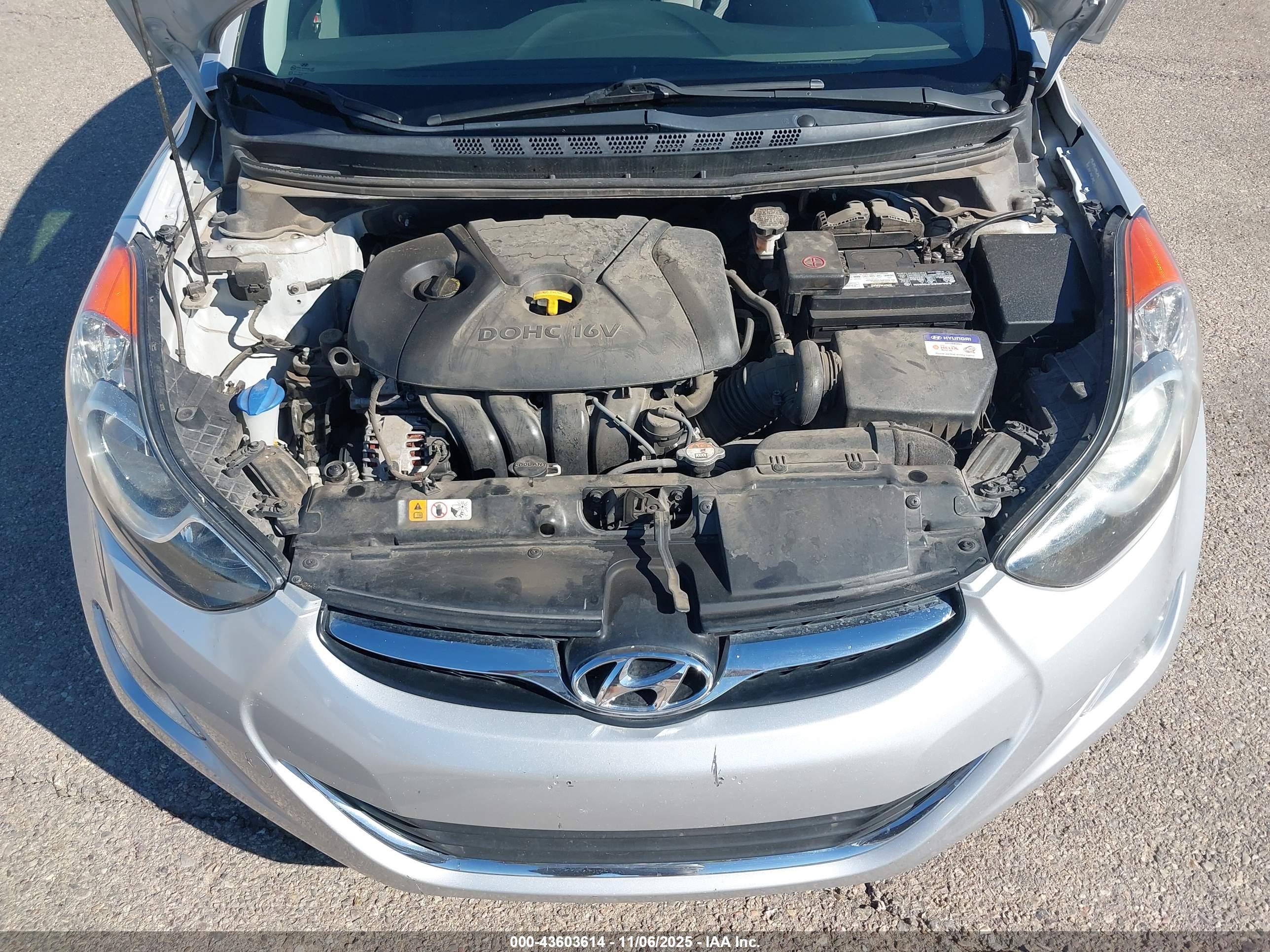 HYUNDAI ELANTRA image 10