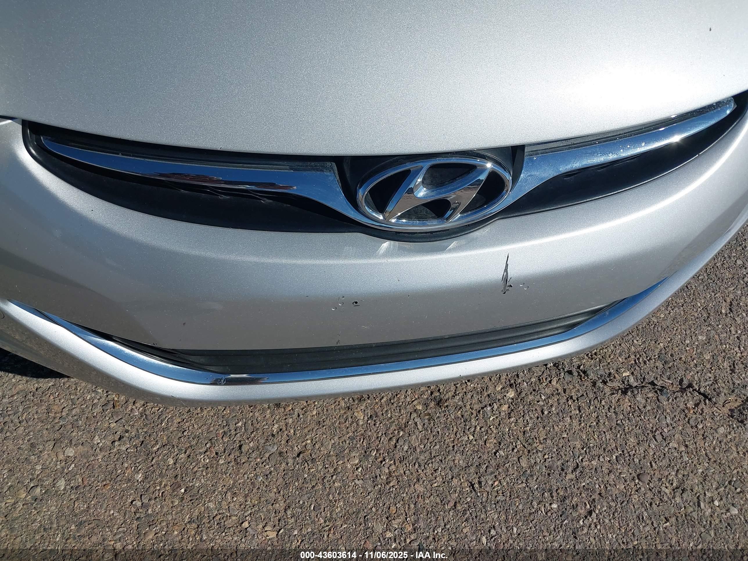 HYUNDAI ELANTRA image 6
