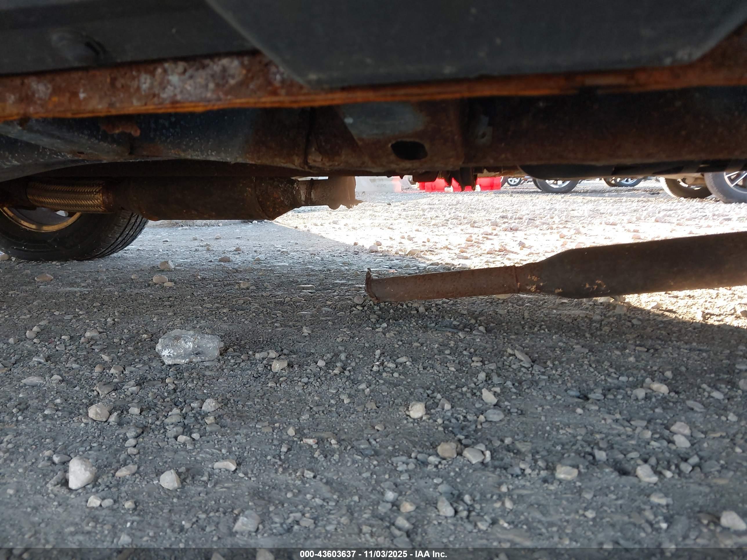 SATURN VUE image 6