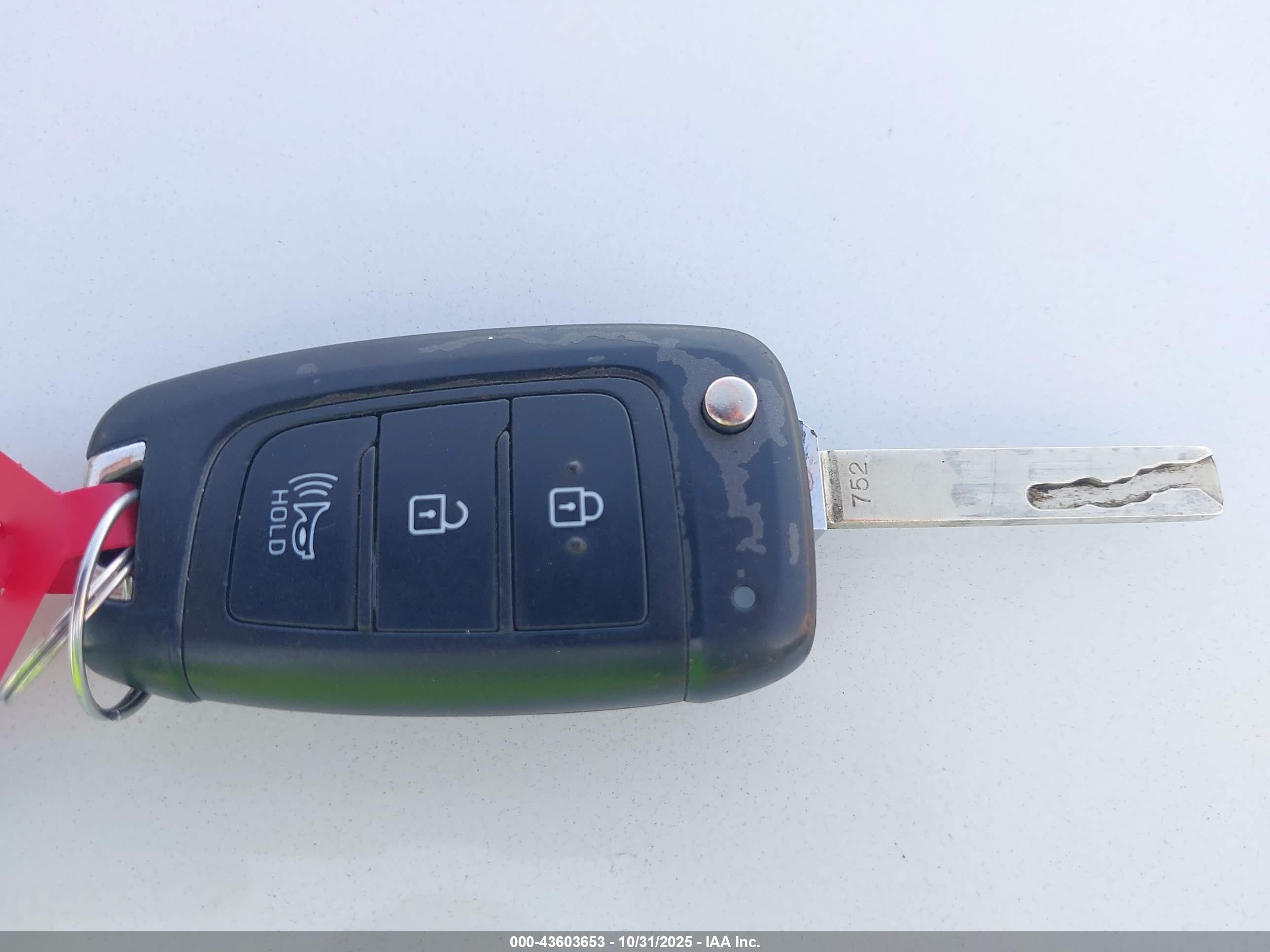 HYUNDAI VENUE image 11