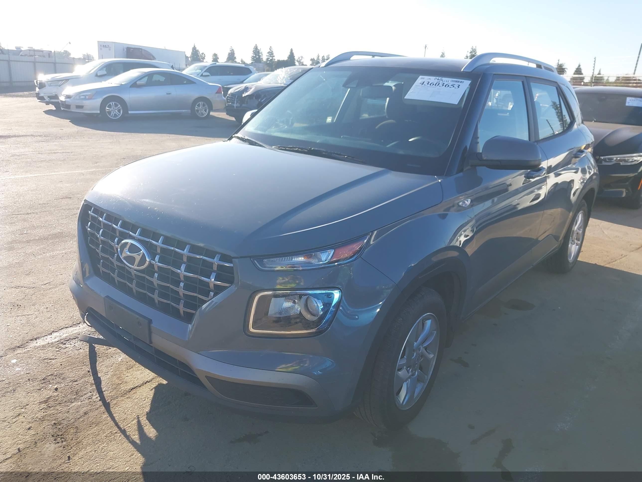 HYUNDAI VENUE image 2