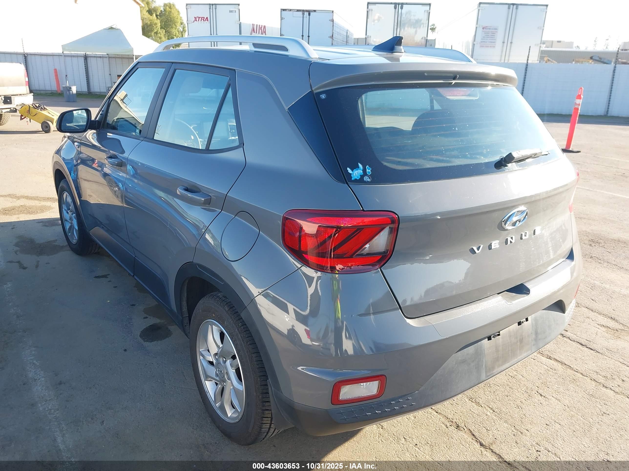 HYUNDAI VENUE image 3
