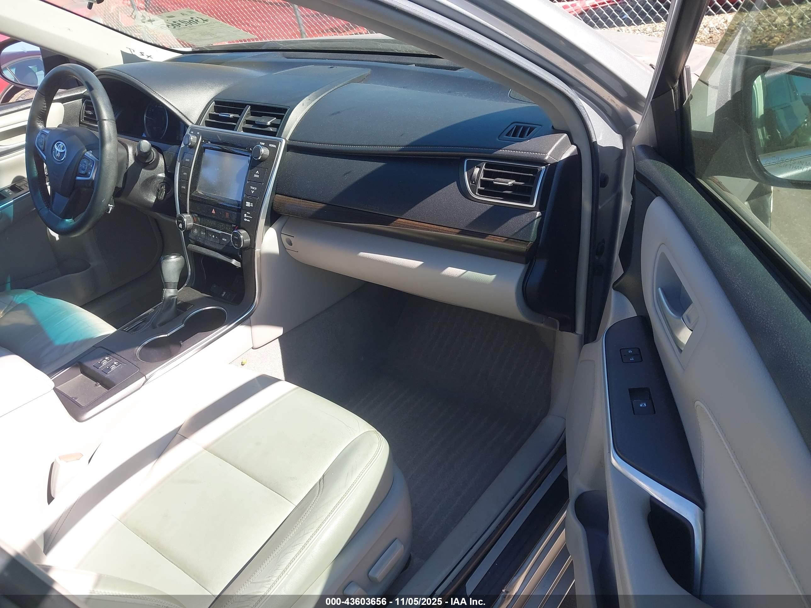 TOYOTA CAMRY image 5