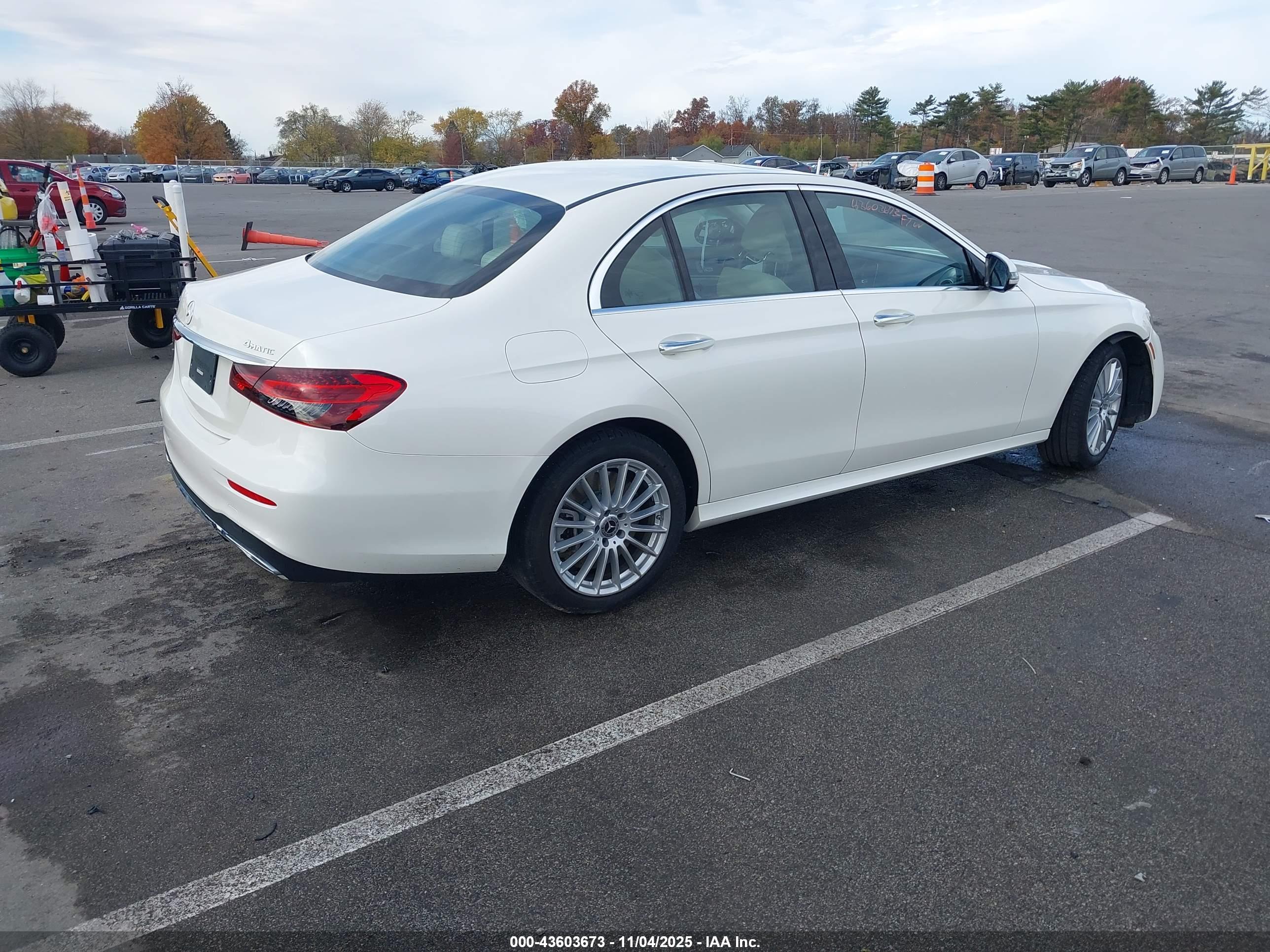 MERCEDES-BENZ E image 4