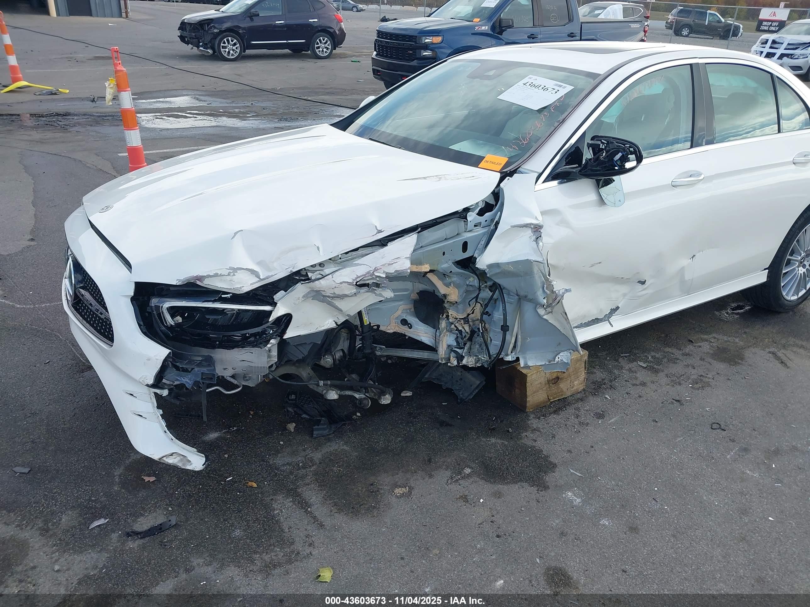 MERCEDES-BENZ E image 6