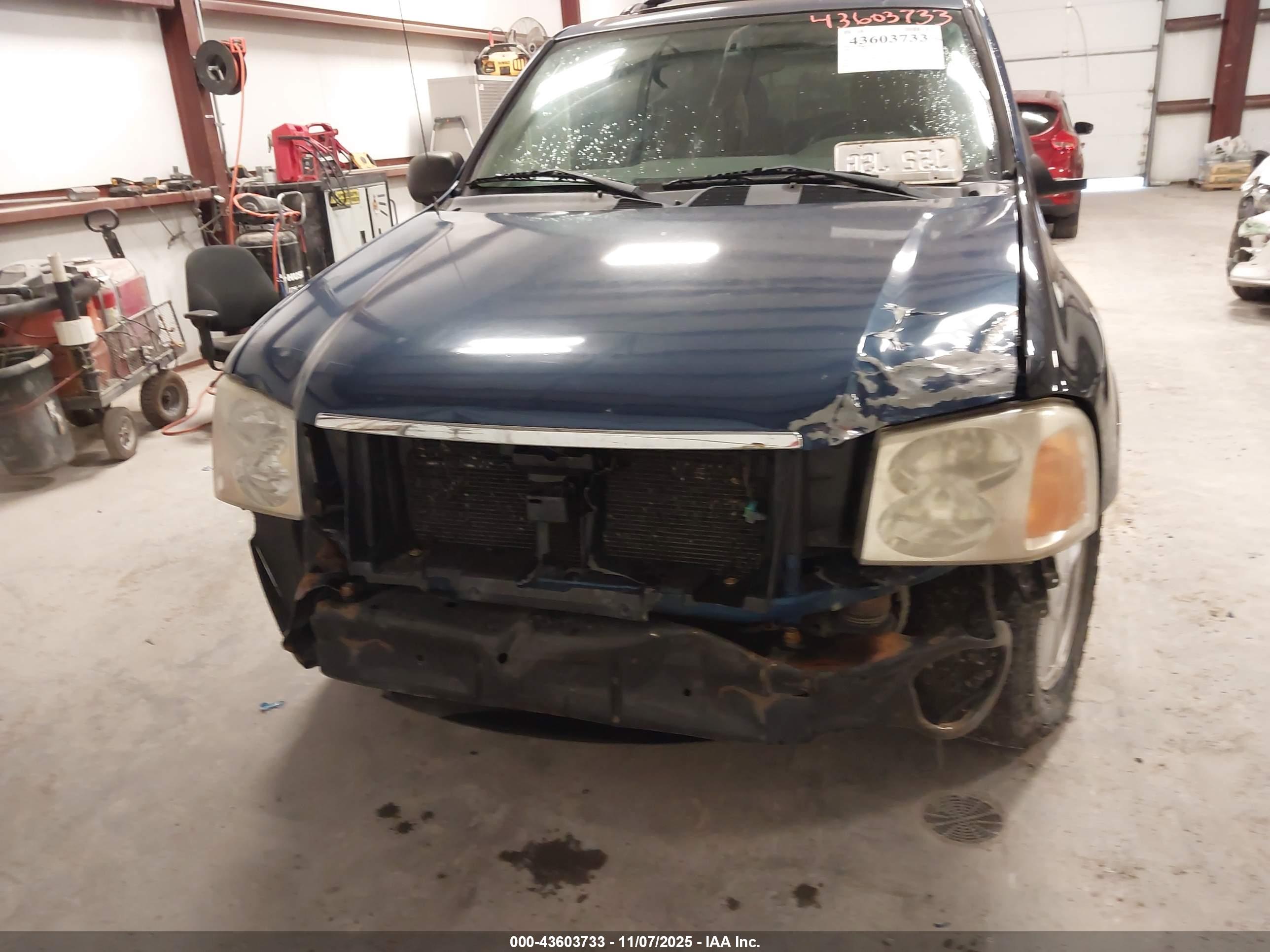 GMC ENVOY image 6