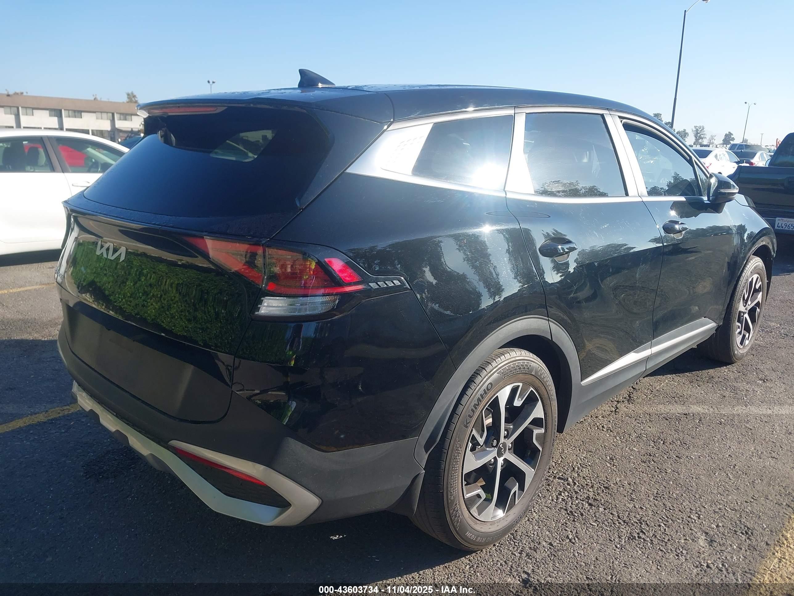 KIA SPORTAGE image 4