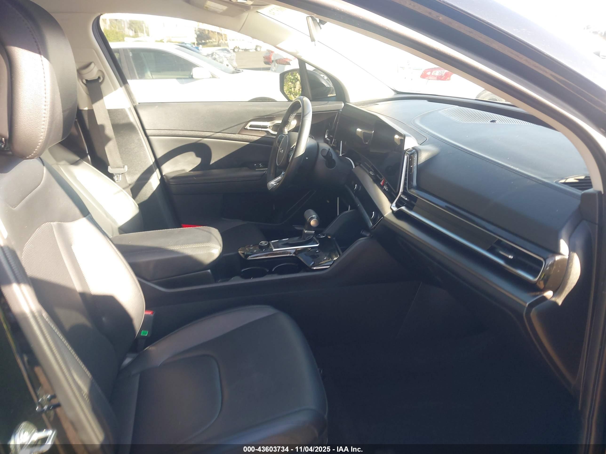 KIA SPORTAGE image 5