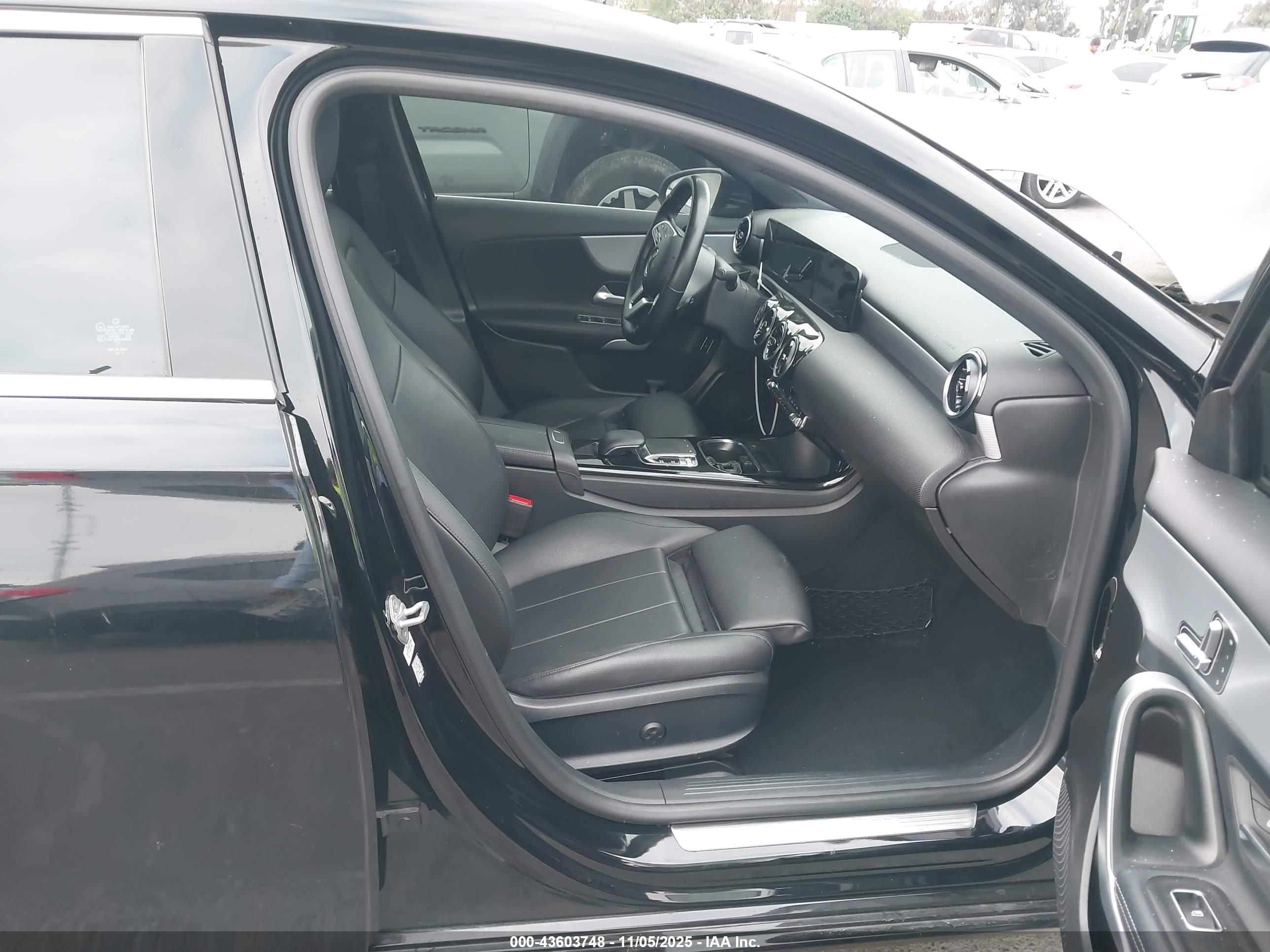 MERCEDES-BENZ A image 5