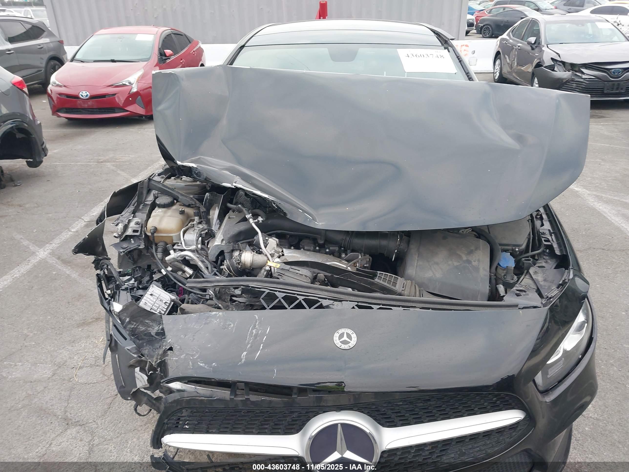 MERCEDES-BENZ A image 6