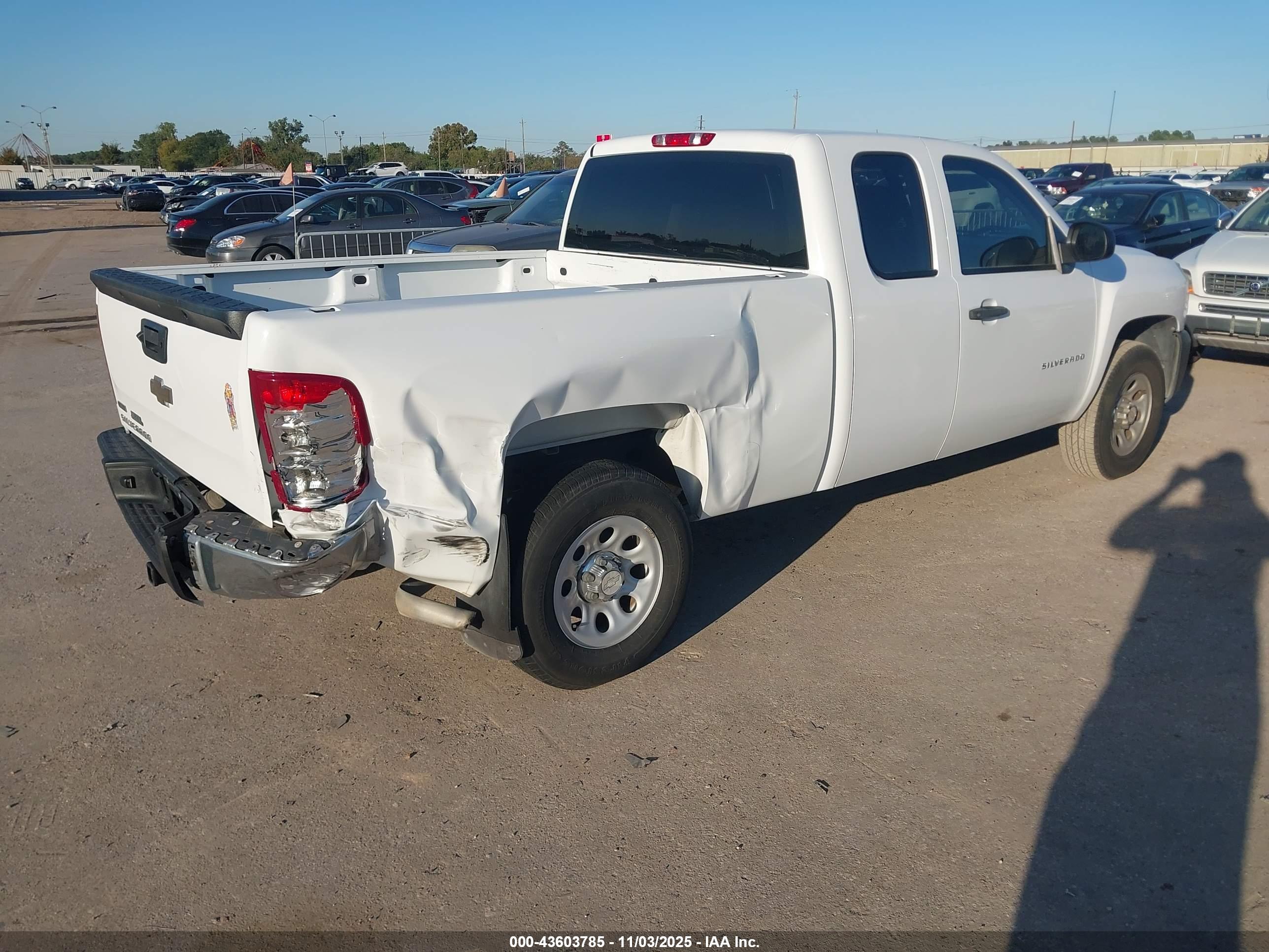 CHEVROLET SILVERADO image 4