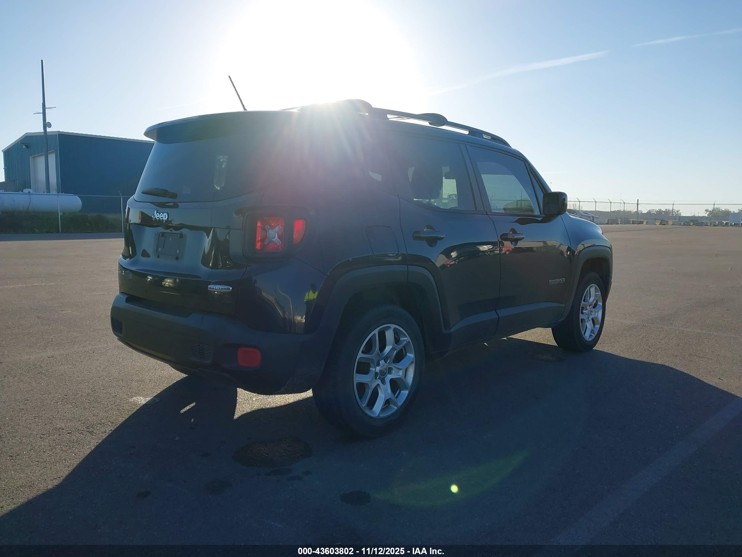 JEEP RENEGADE image 4