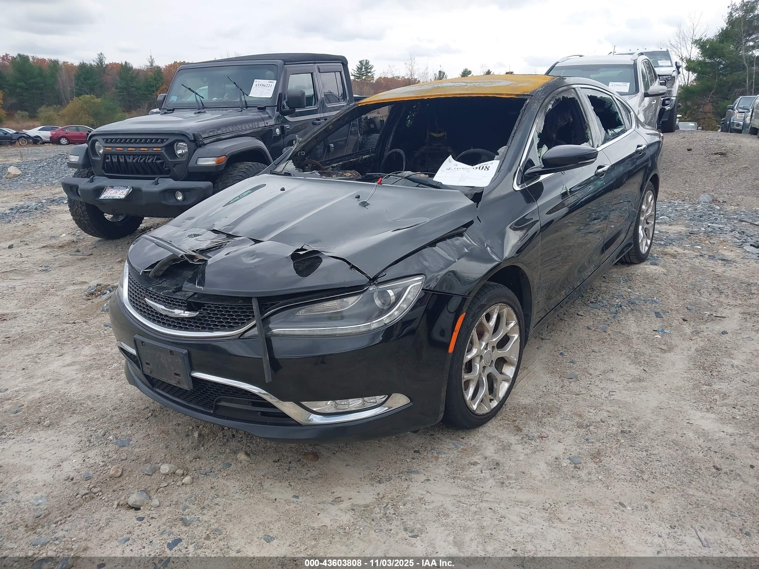 CHRYSLER 200 image 2