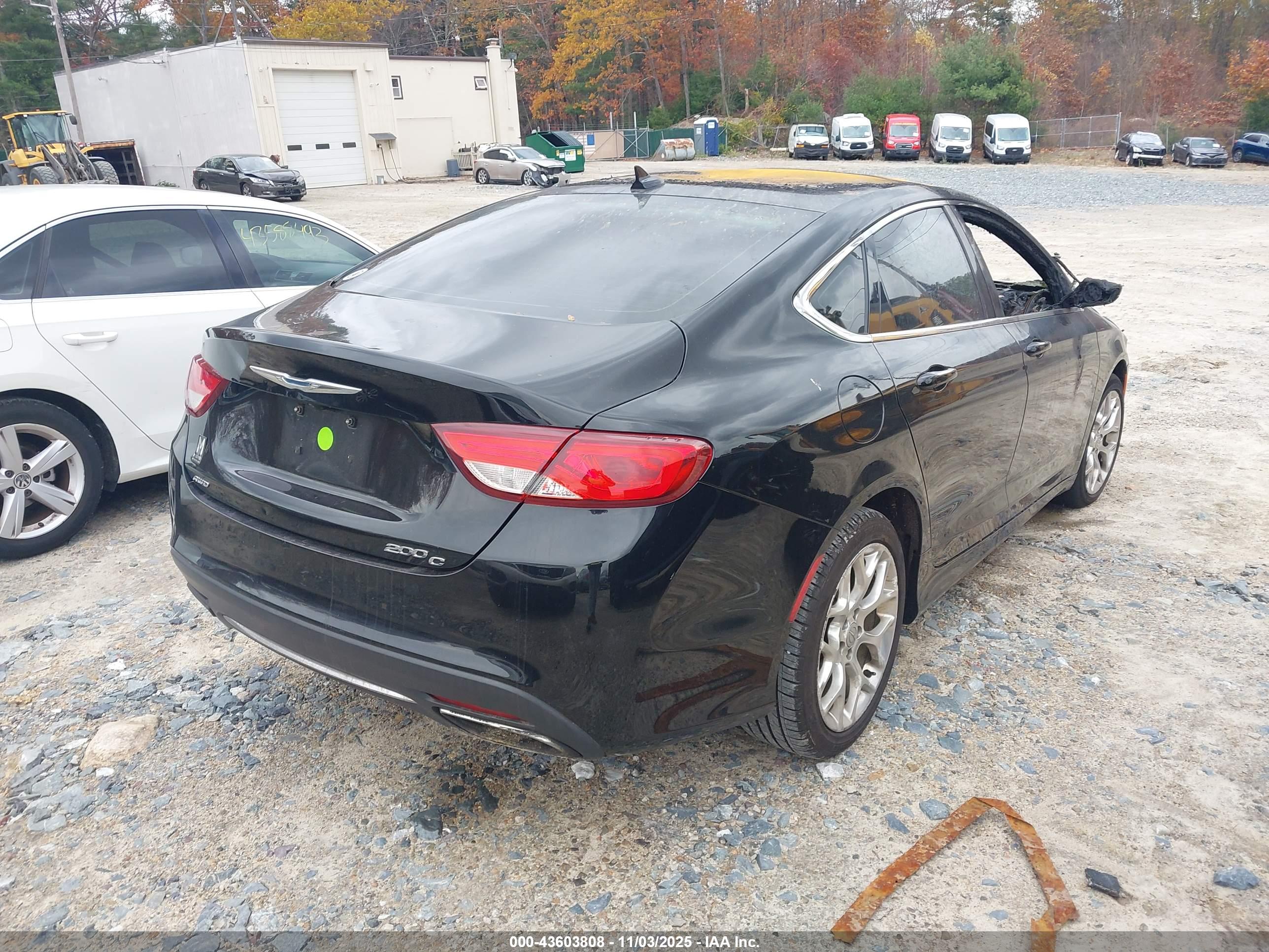 CHRYSLER 200 image 4