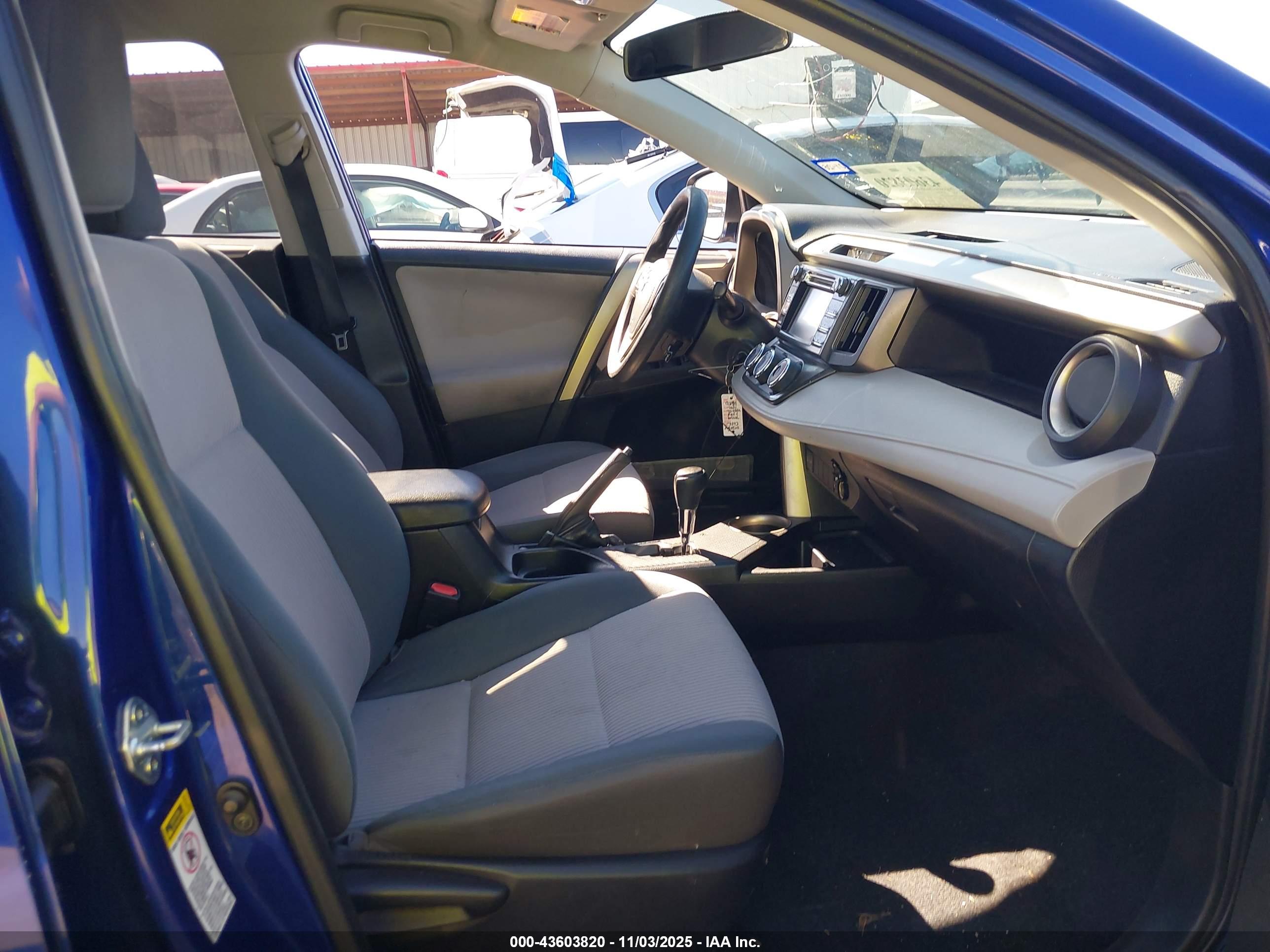 TOYOTA RAV4 image 5