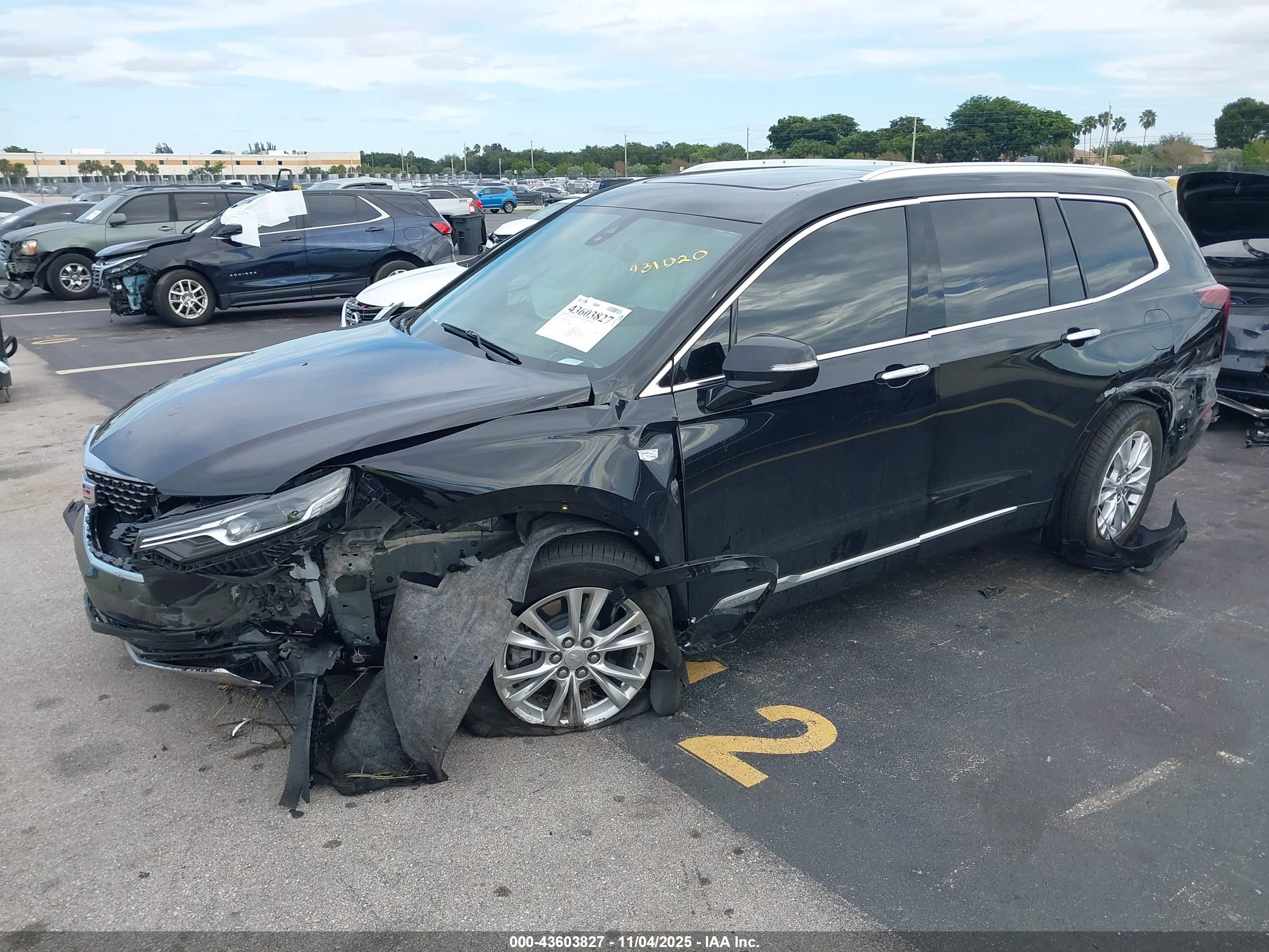 CADILLAC XT6 image 2