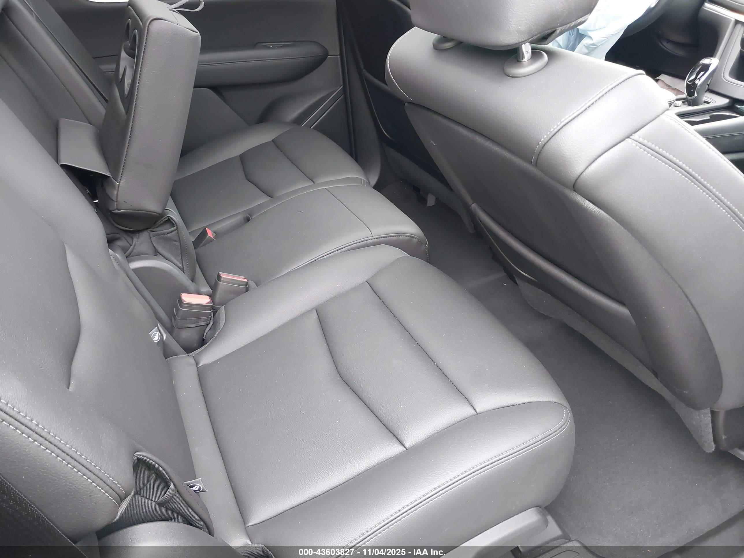 CADILLAC XT6 image 8