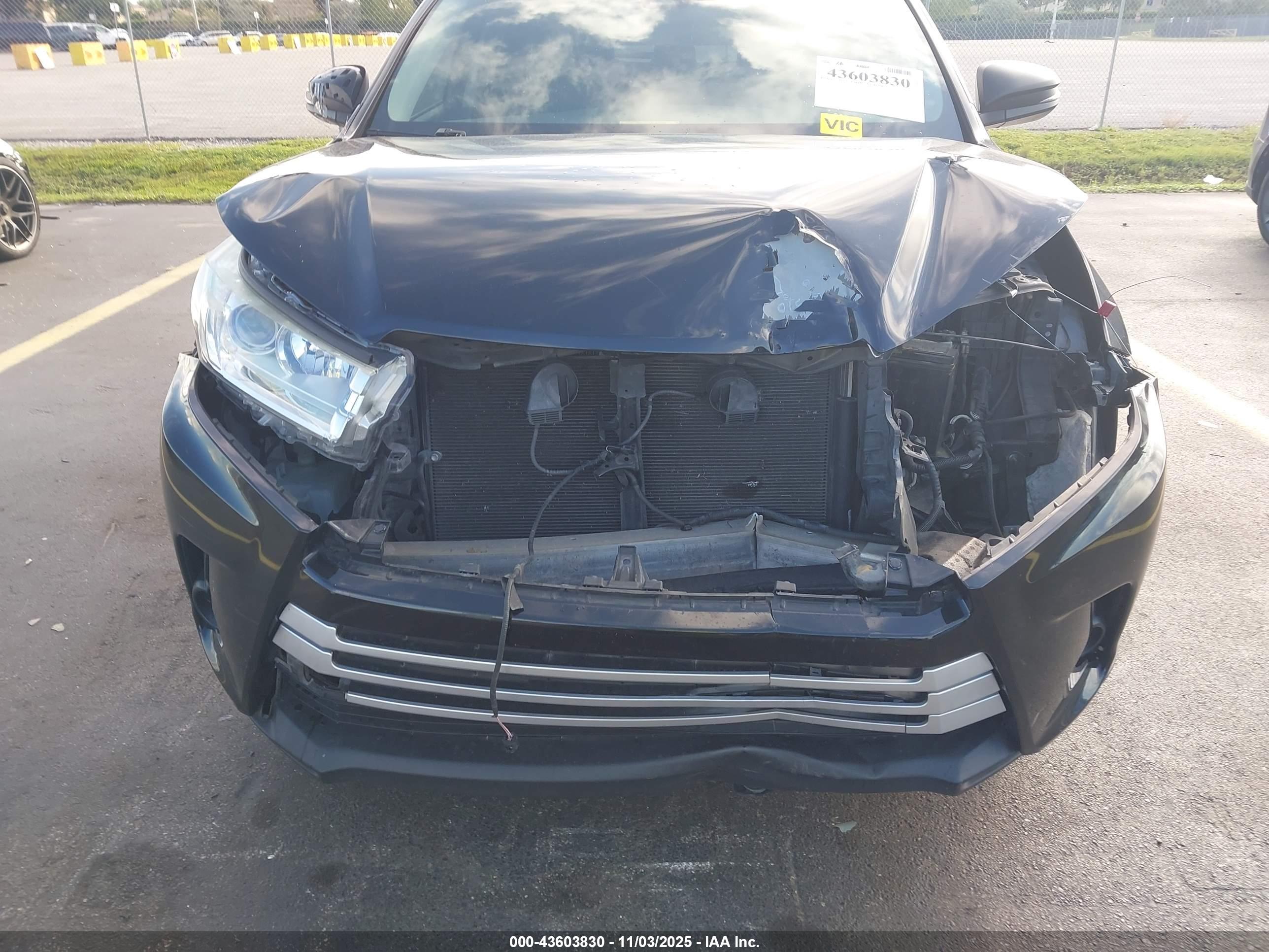 TOYOTA HIGHLANDER image 6