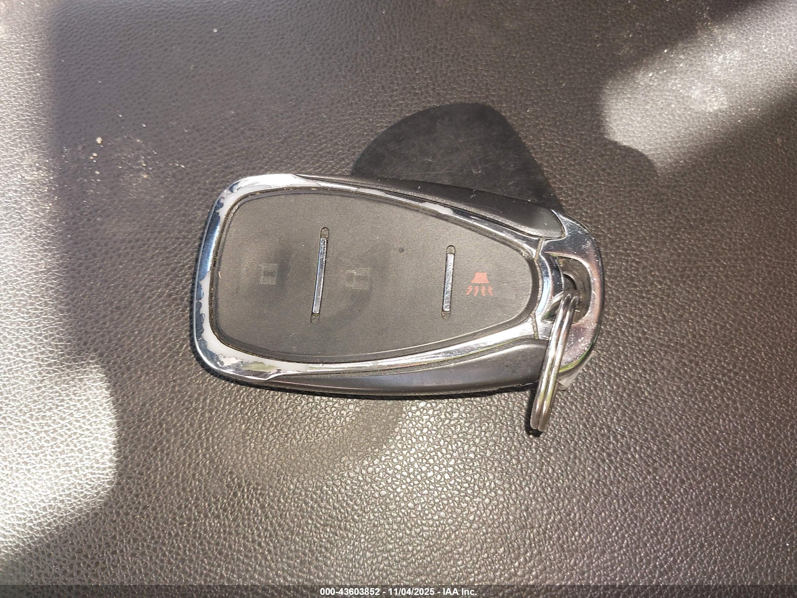 CHEVROLET EQUINOX image 11