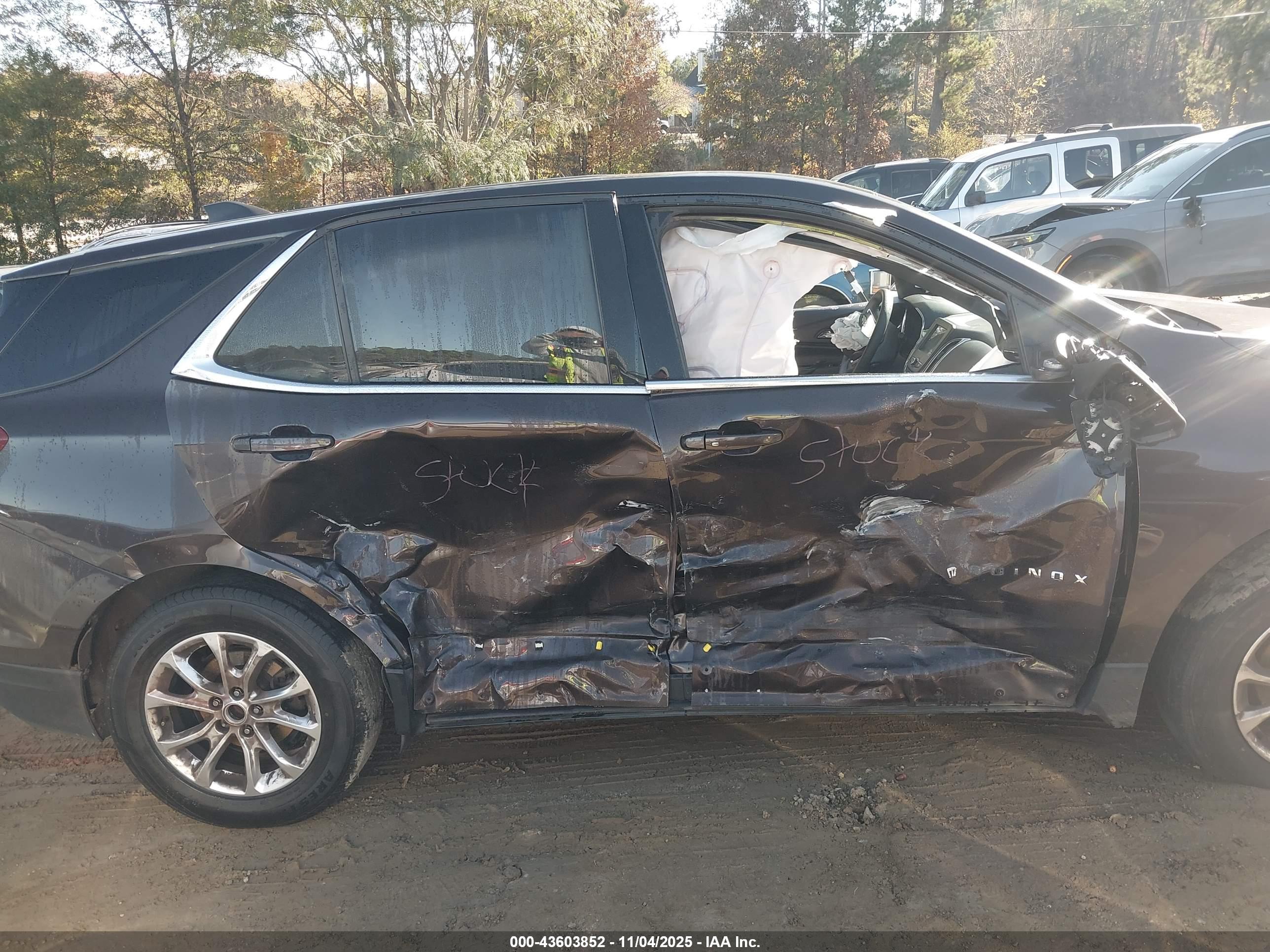 CHEVROLET EQUINOX image 6