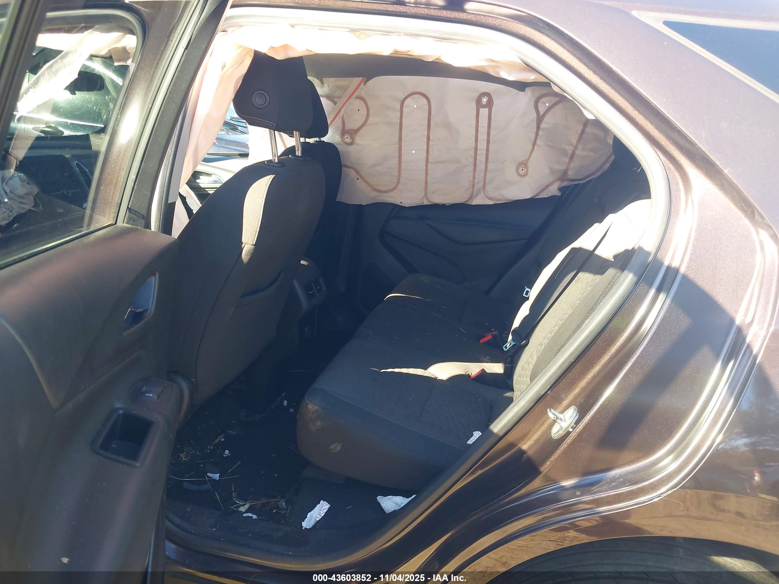 CHEVROLET EQUINOX image 8
