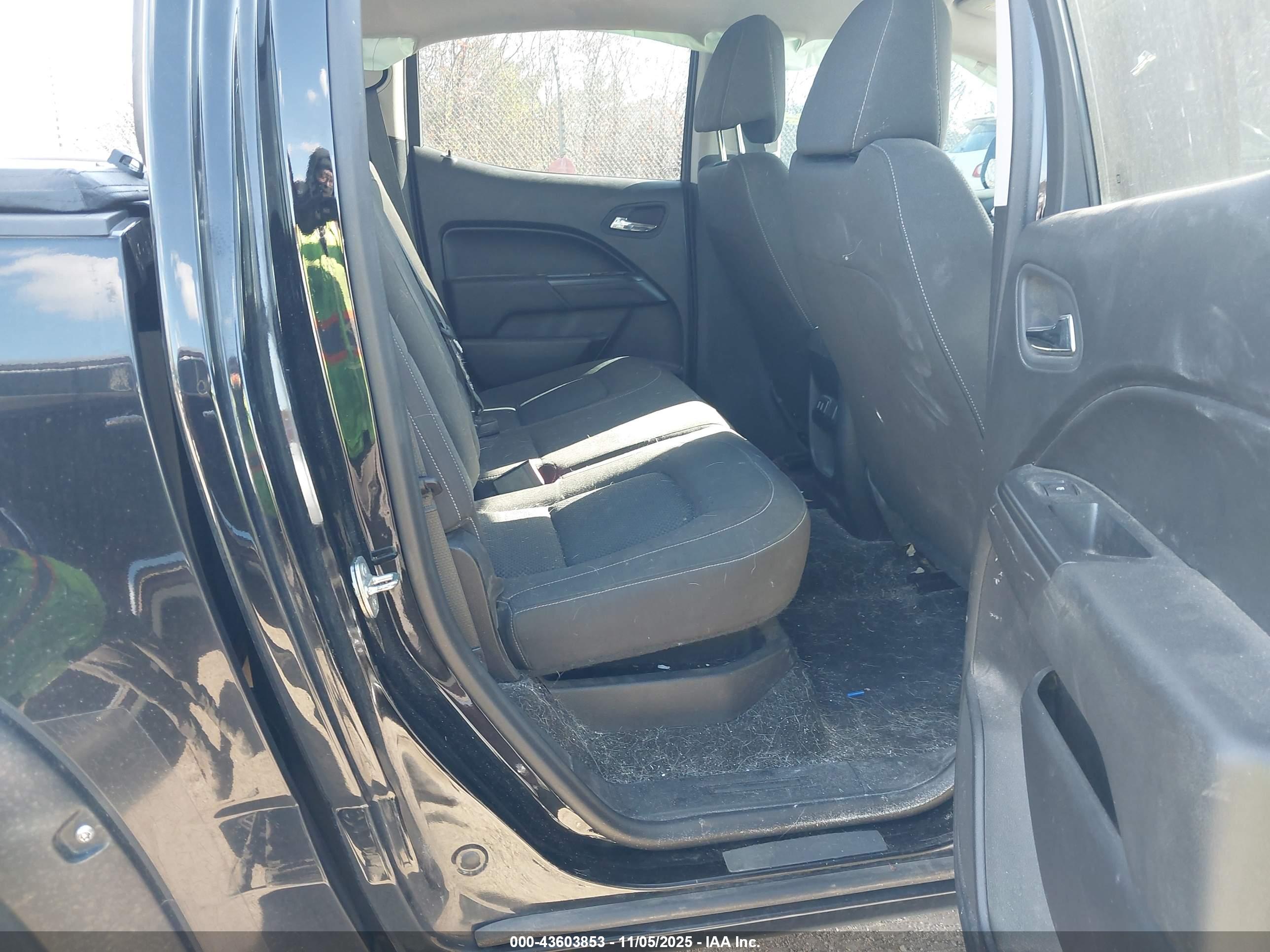 CHEVROLET COLORADO image 8