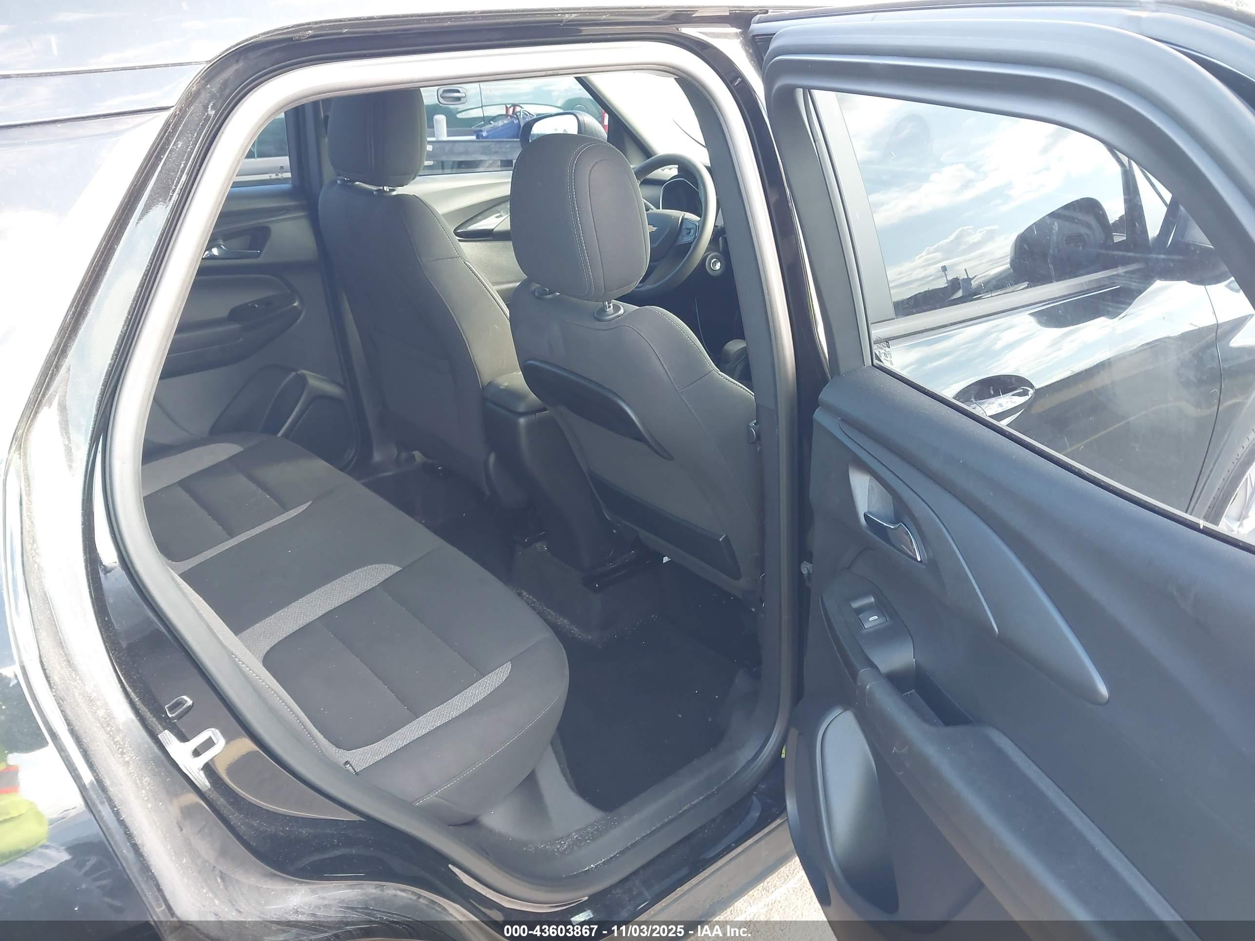 CHEVROLET TRAILBLAZER image 8