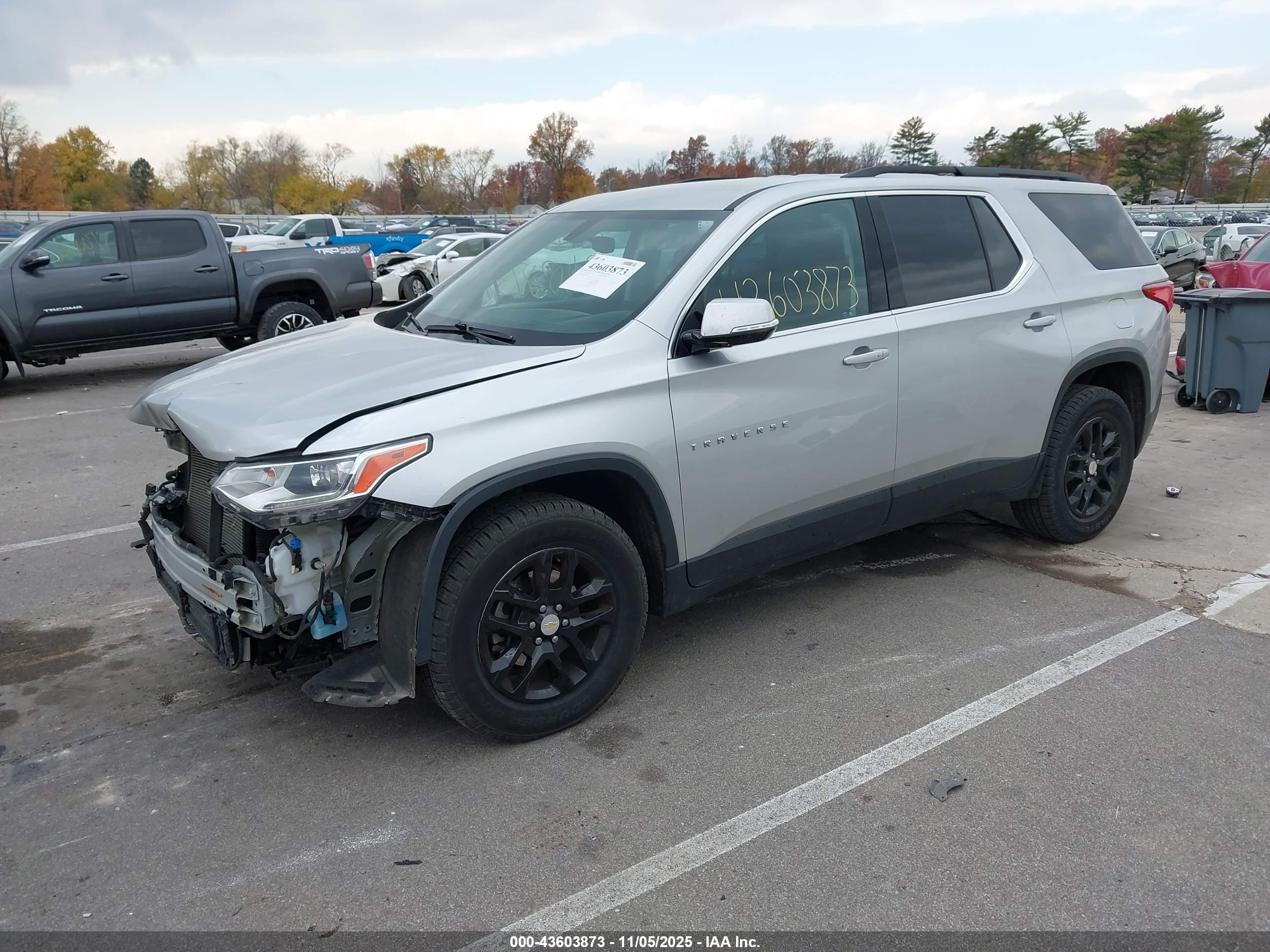CHEVROLET TRAVERSE image 2