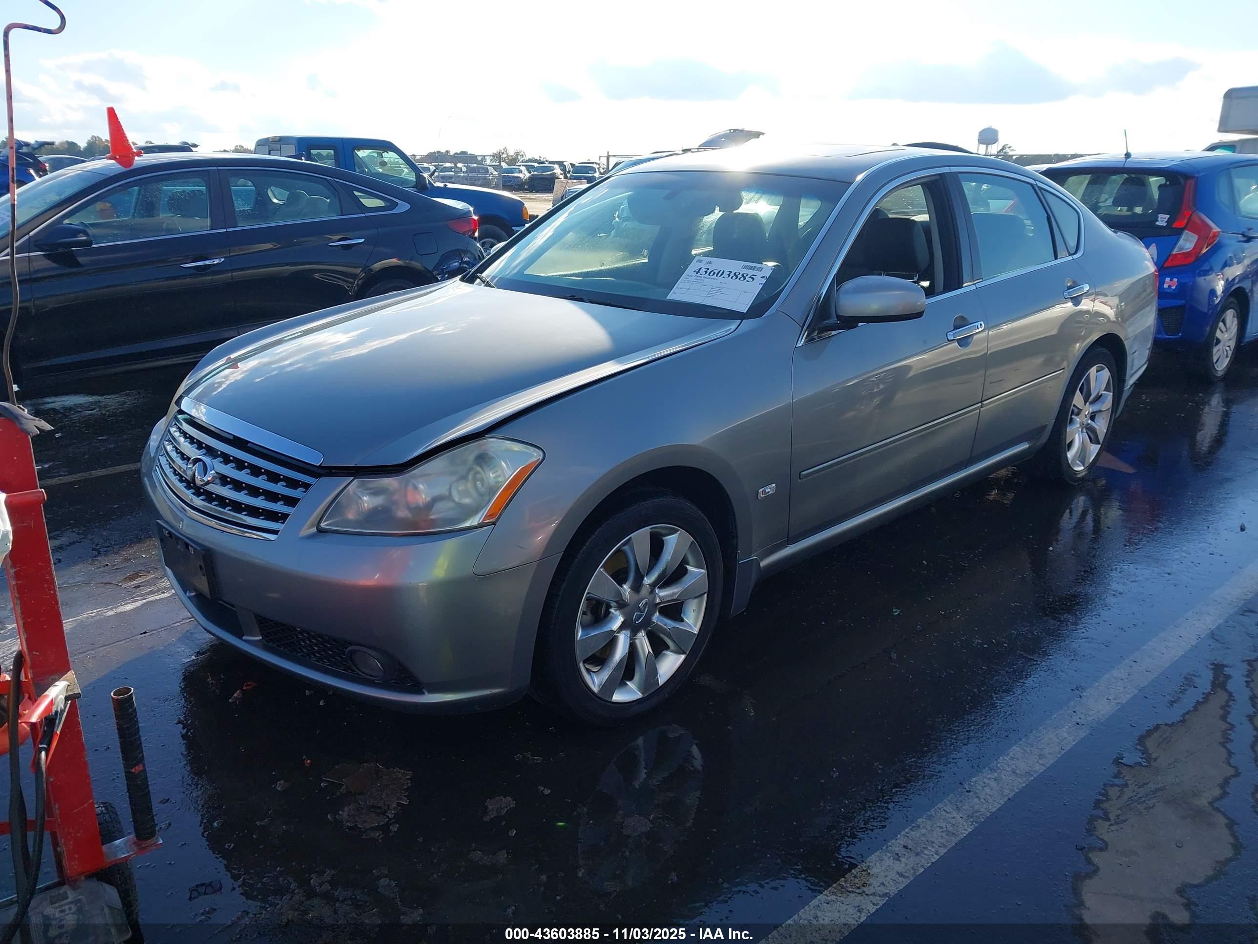 INFINITI M35X image 2