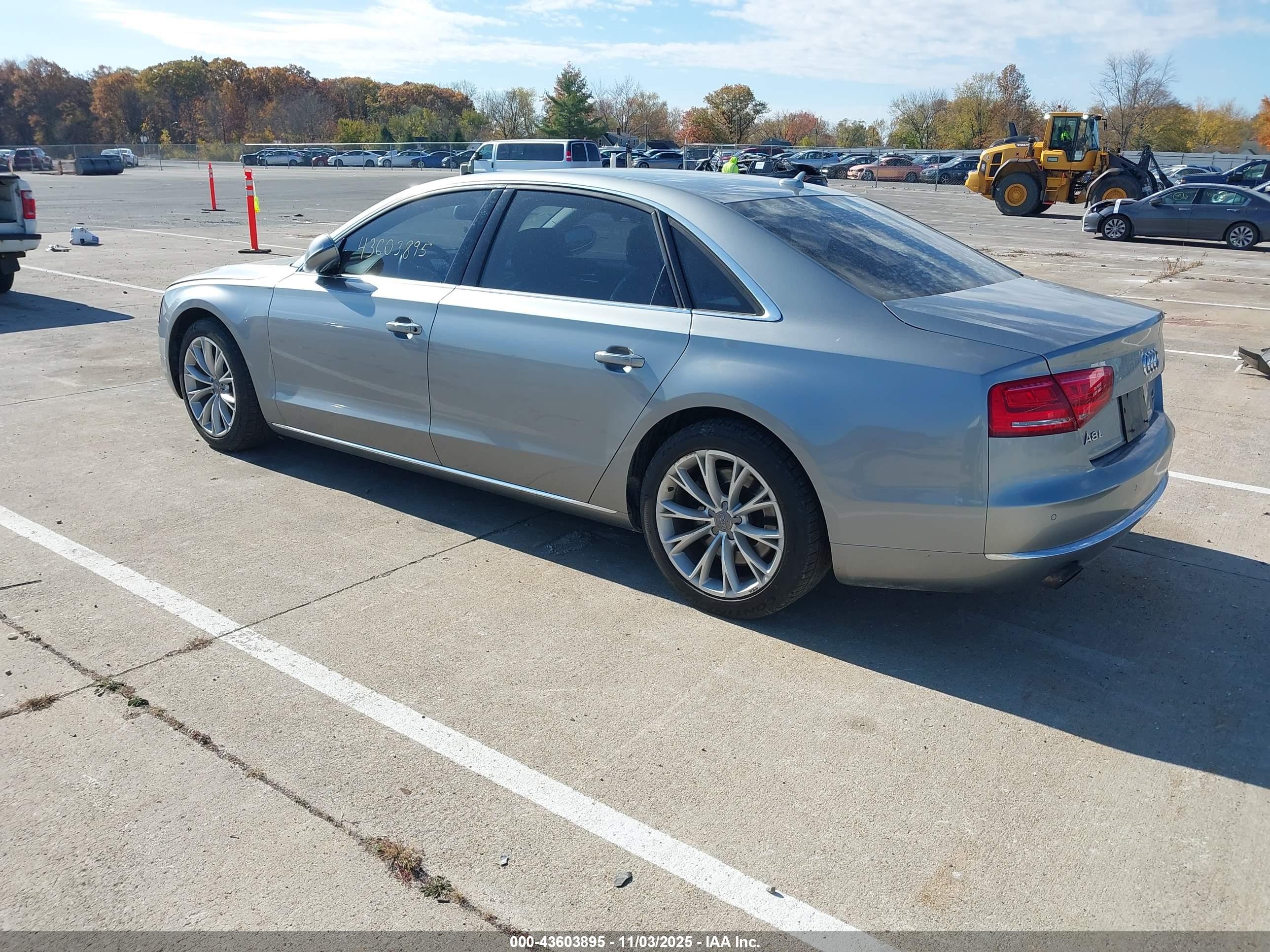 AUDI A8 image 3