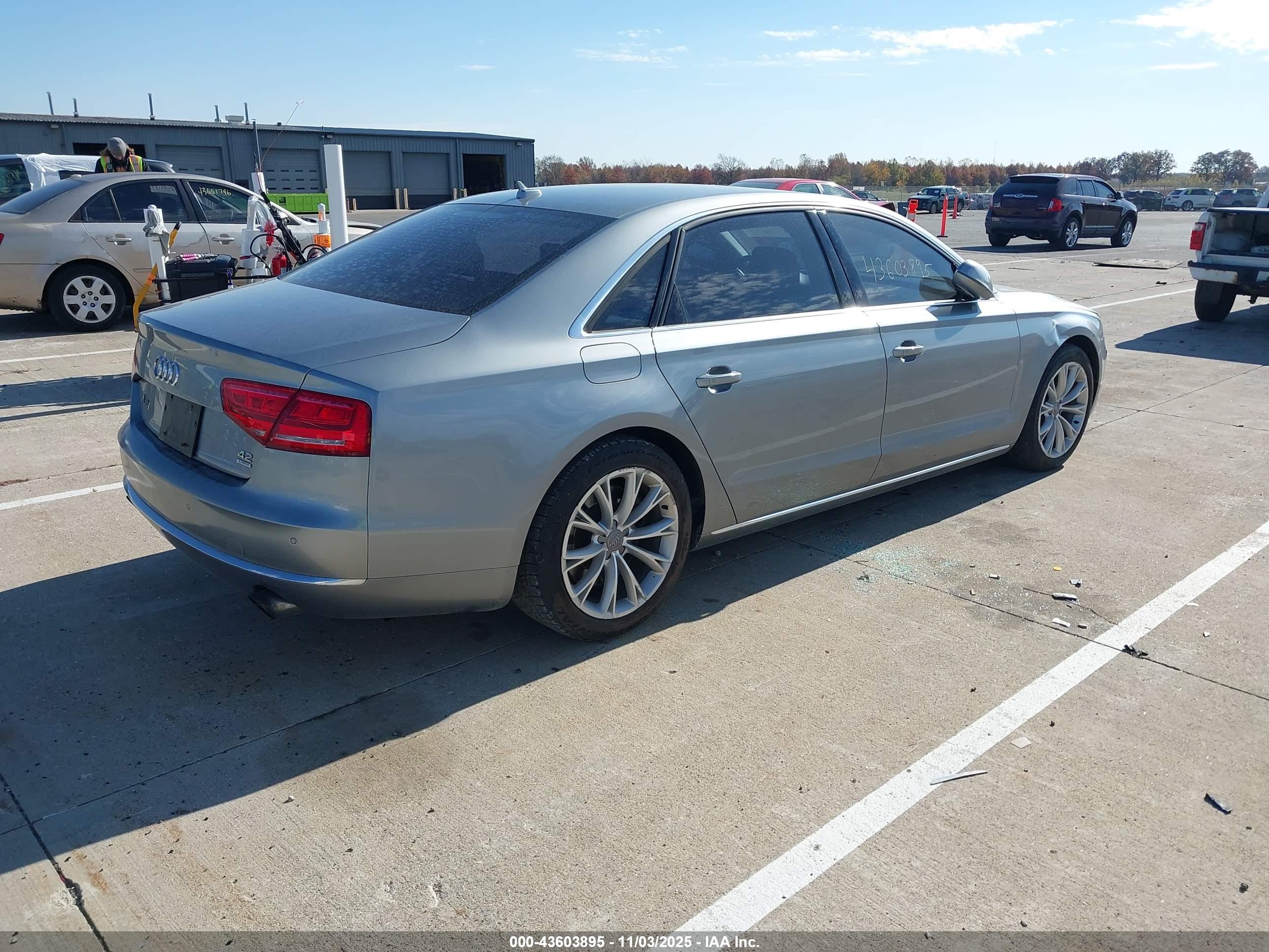 AUDI A8 image 4