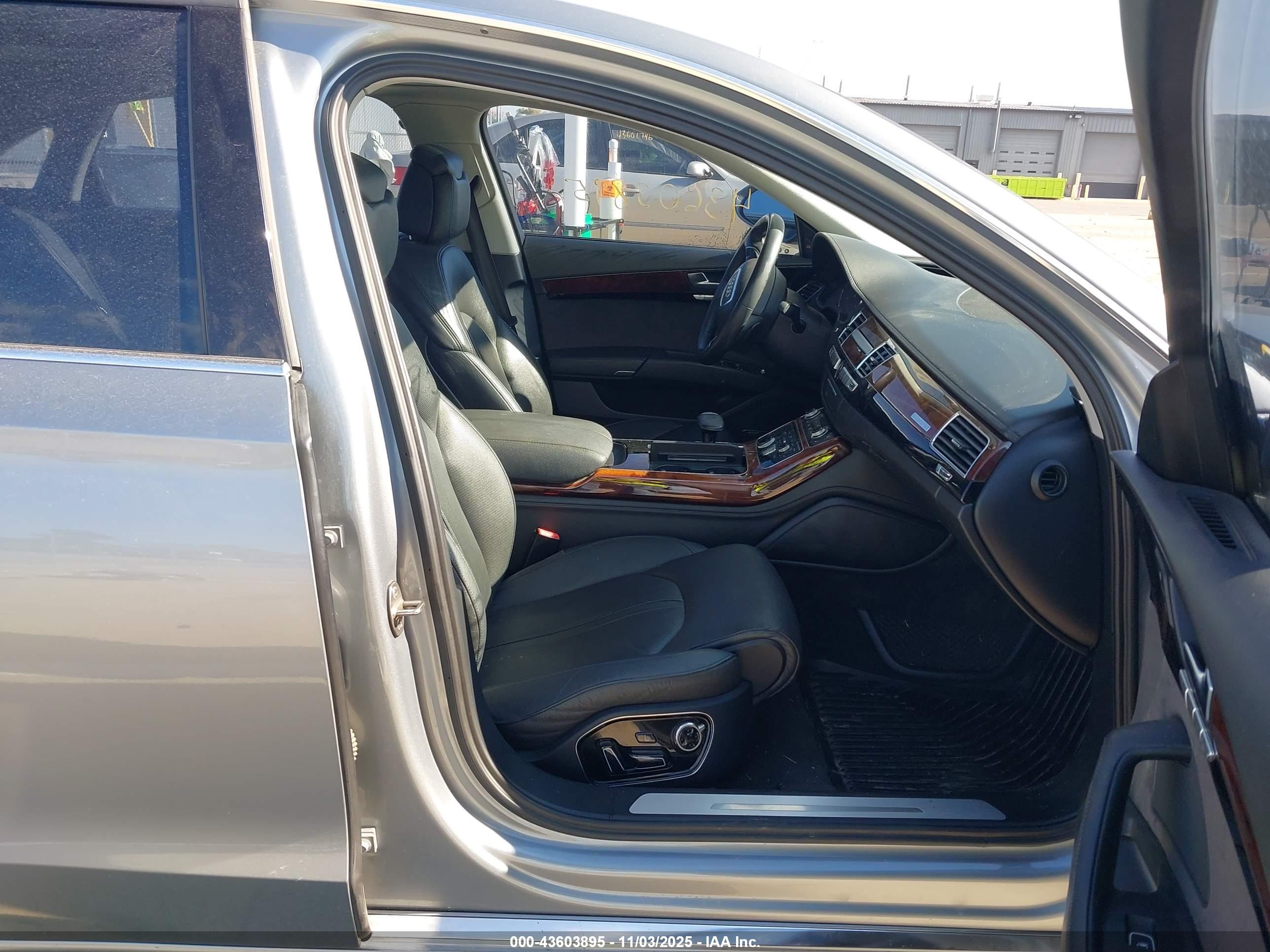 AUDI A8 image 5