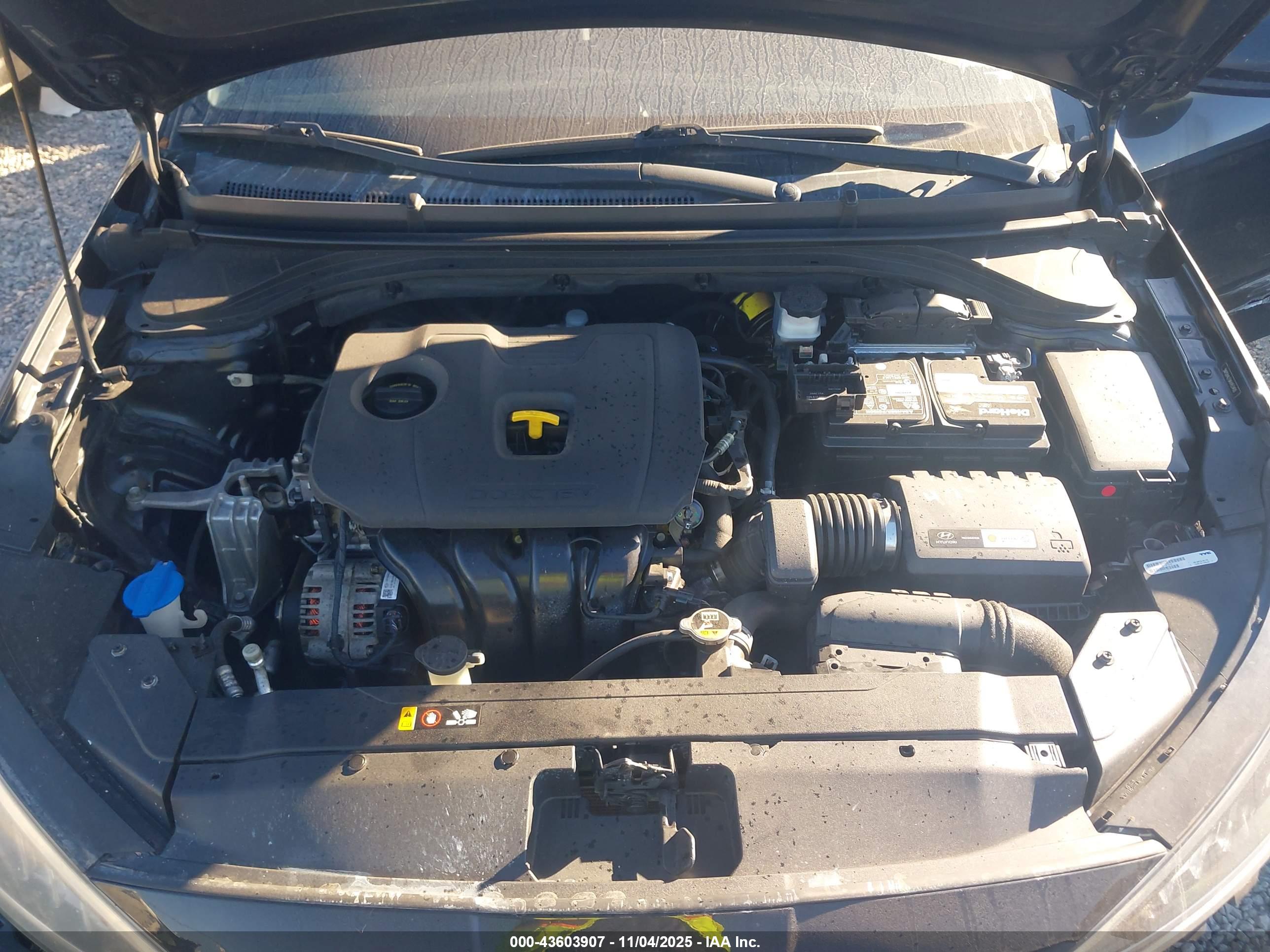 HYUNDAI ELANTRA image 10