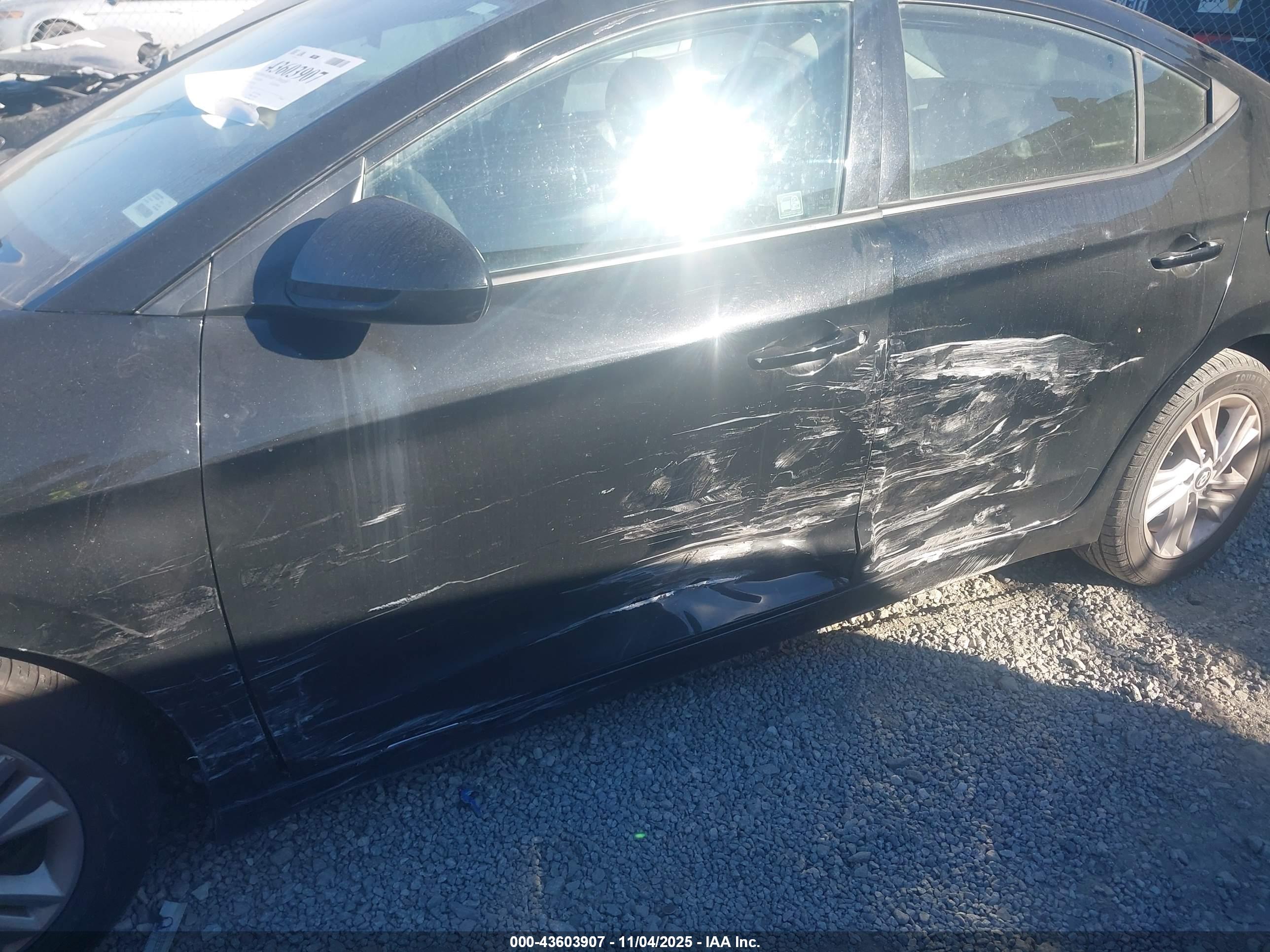 HYUNDAI ELANTRA image 6