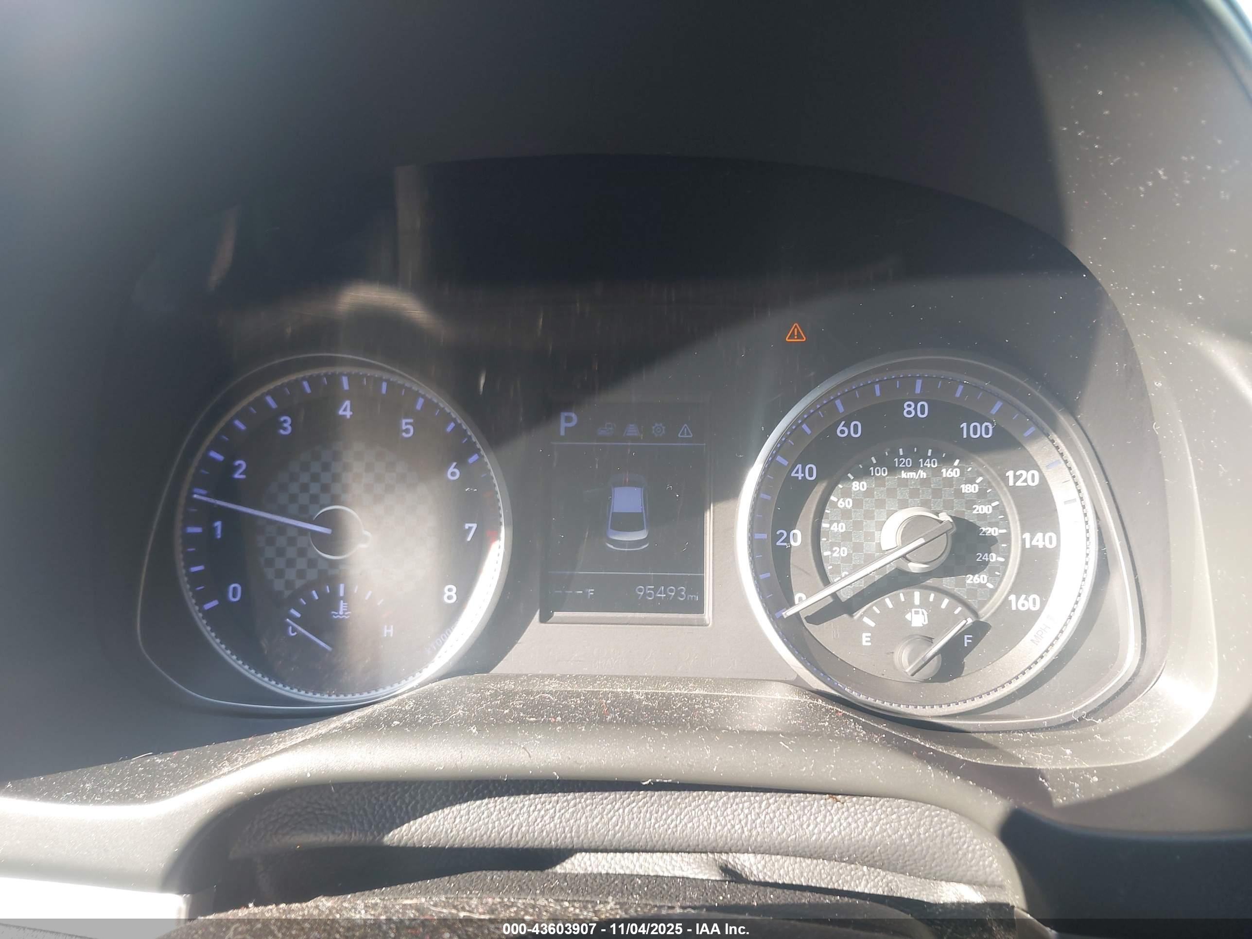 HYUNDAI ELANTRA image 7