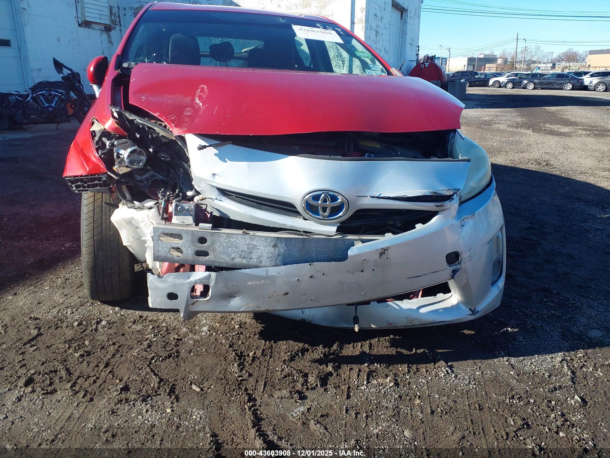 TOYOTA PRIUS image 6