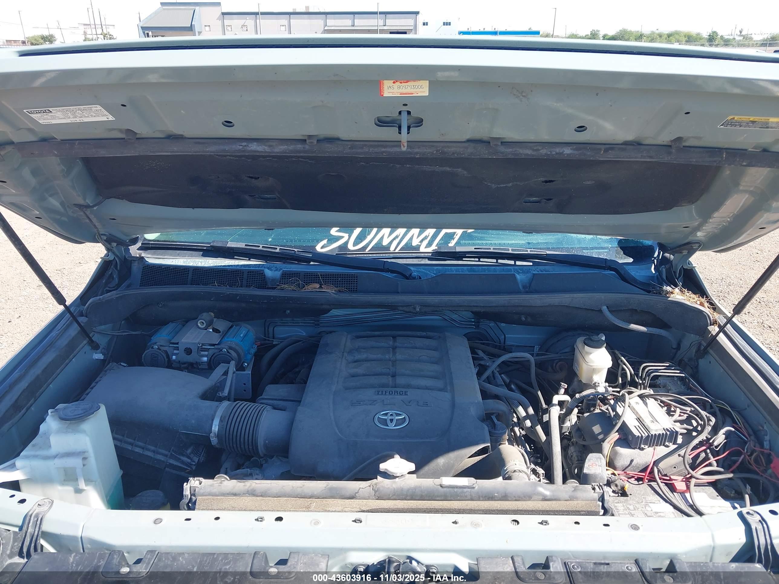 TOYOTA TUNDRA image 10