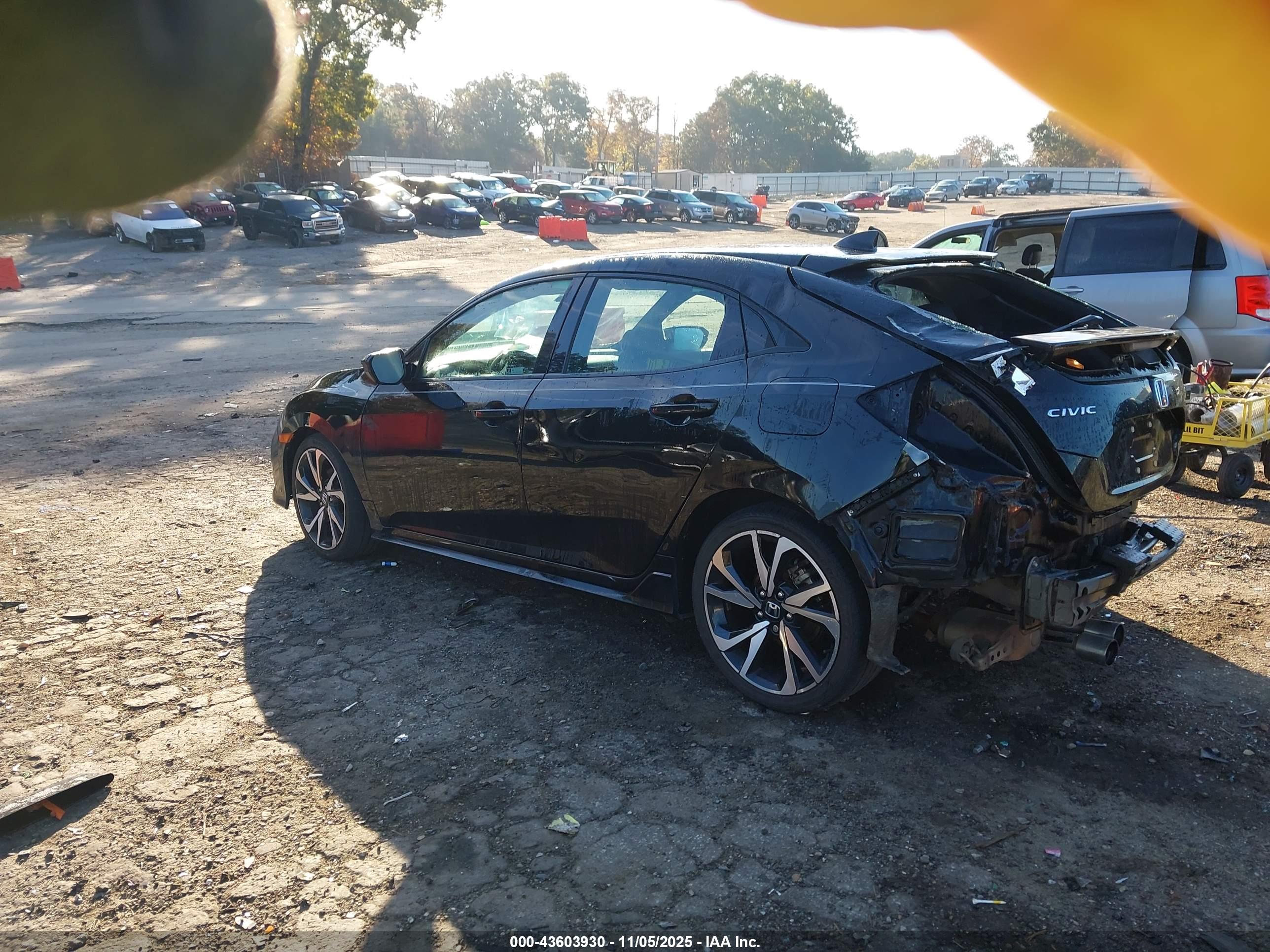 HONDA CIVIC image 3