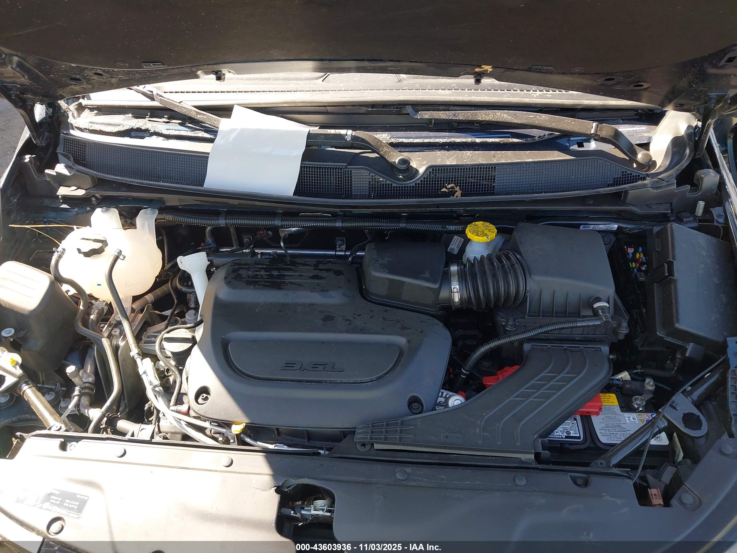 CHRYSLER PACIFICA image 10