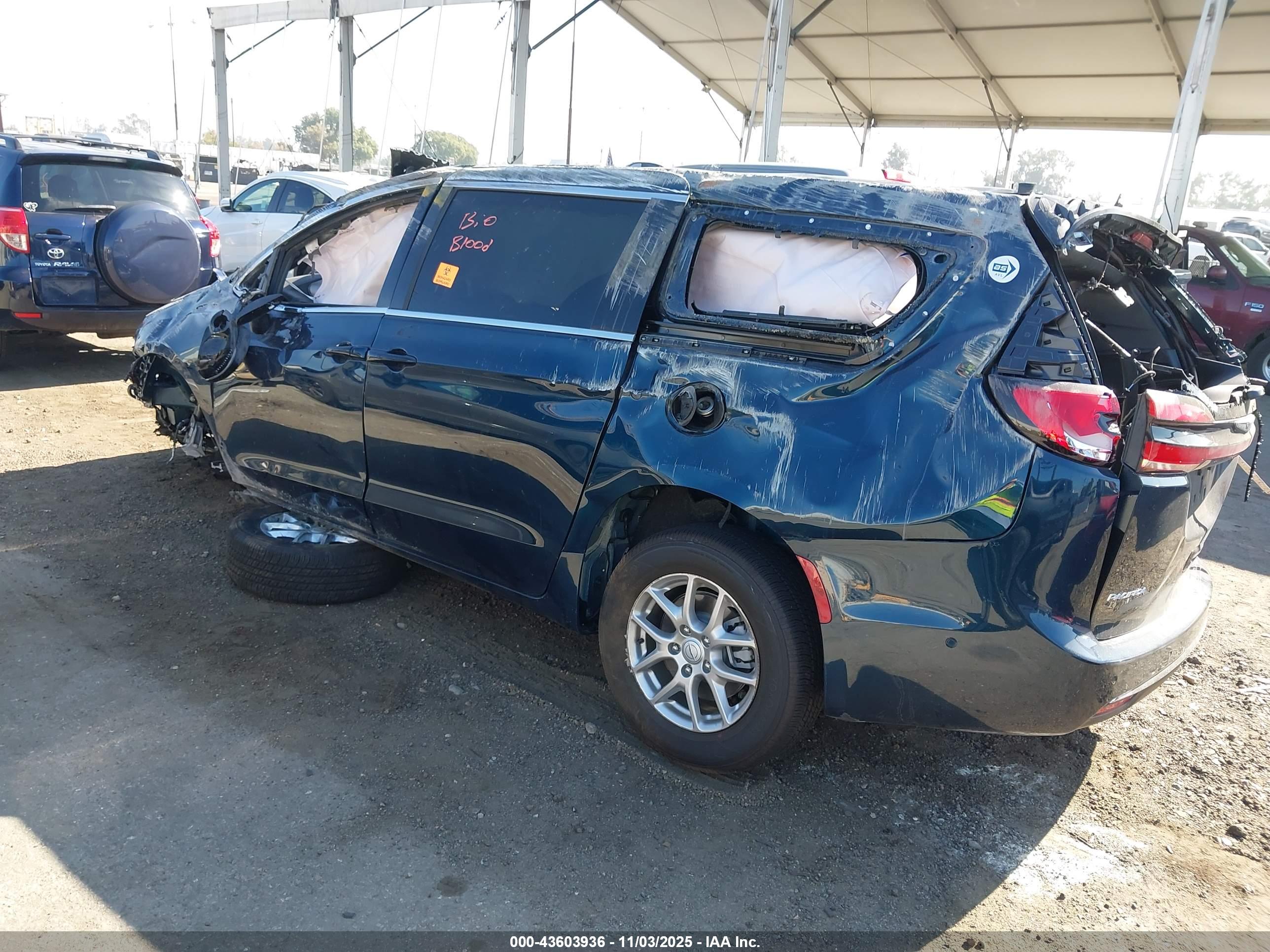 CHRYSLER PACIFICA image 3
