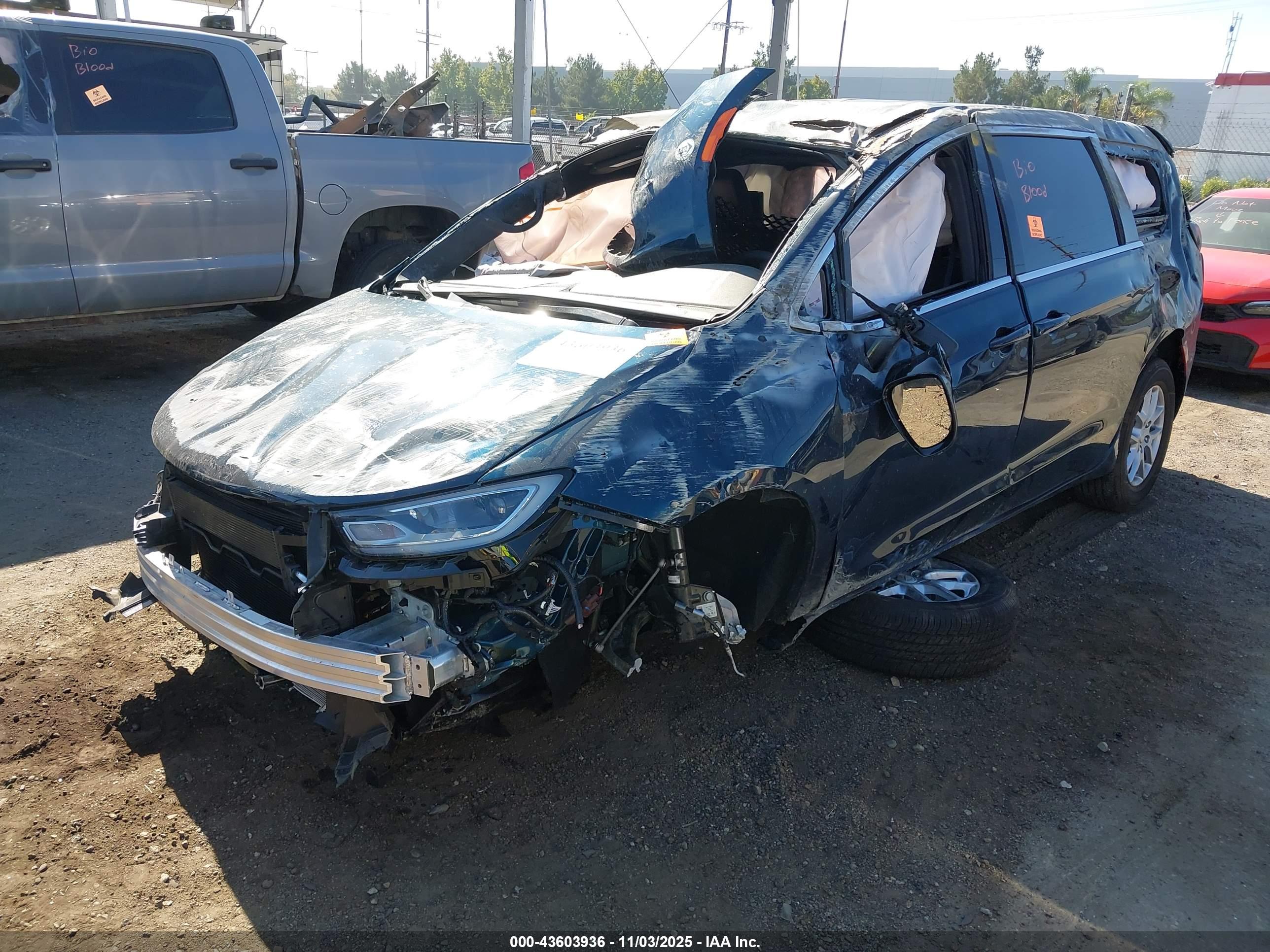 CHRYSLER PACIFICA image 6