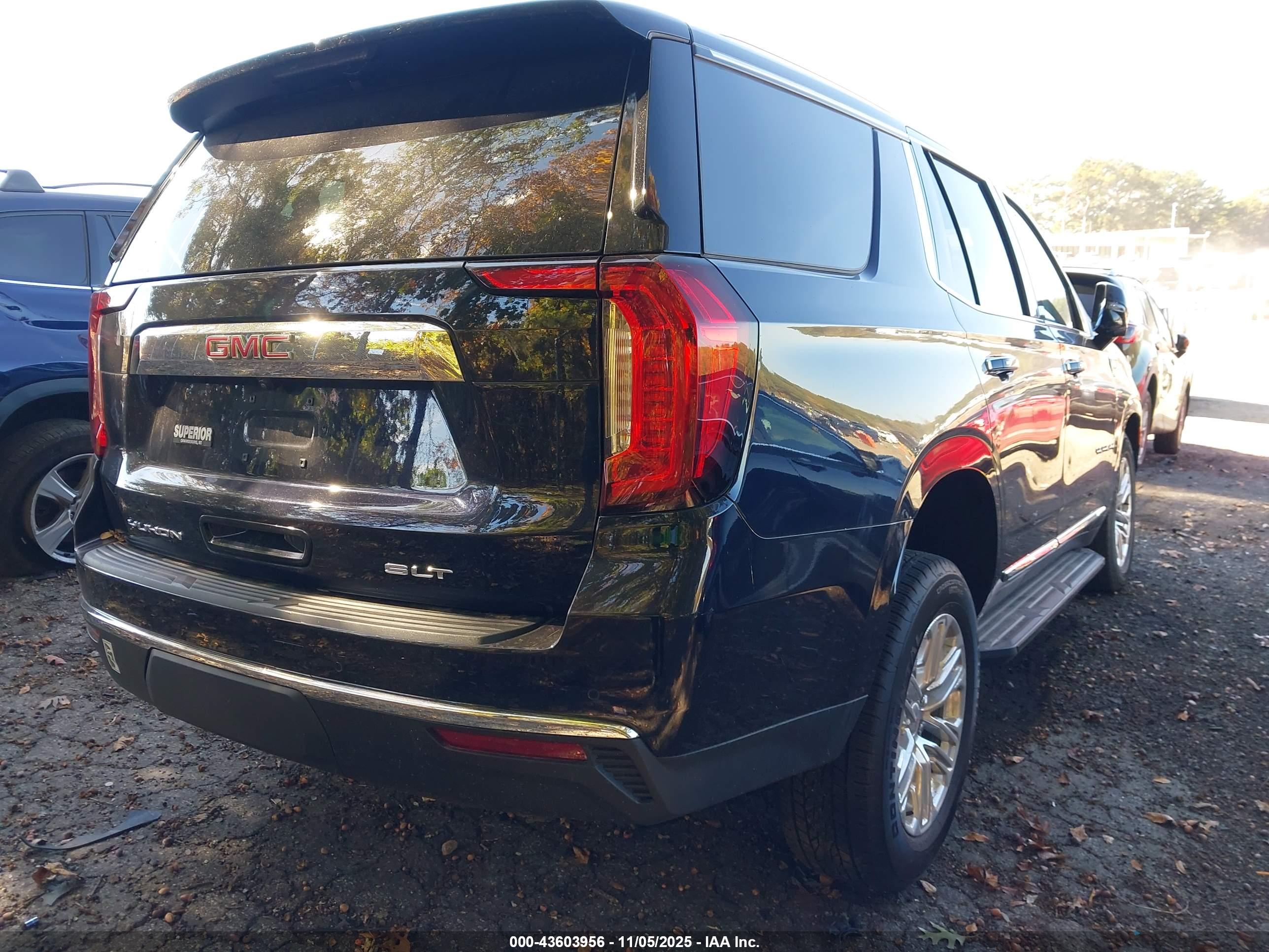 GMC YUKON image 4