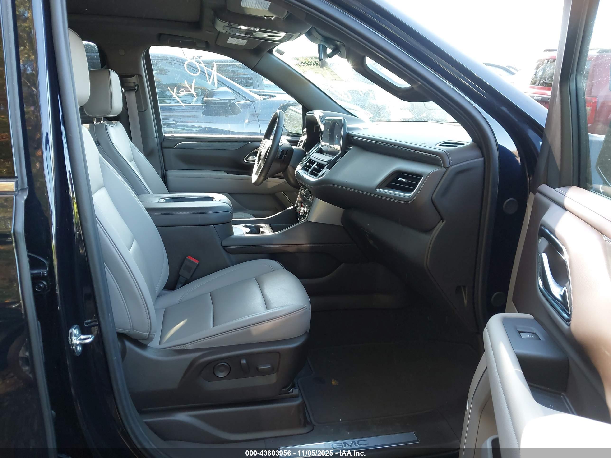 GMC YUKON image 5
